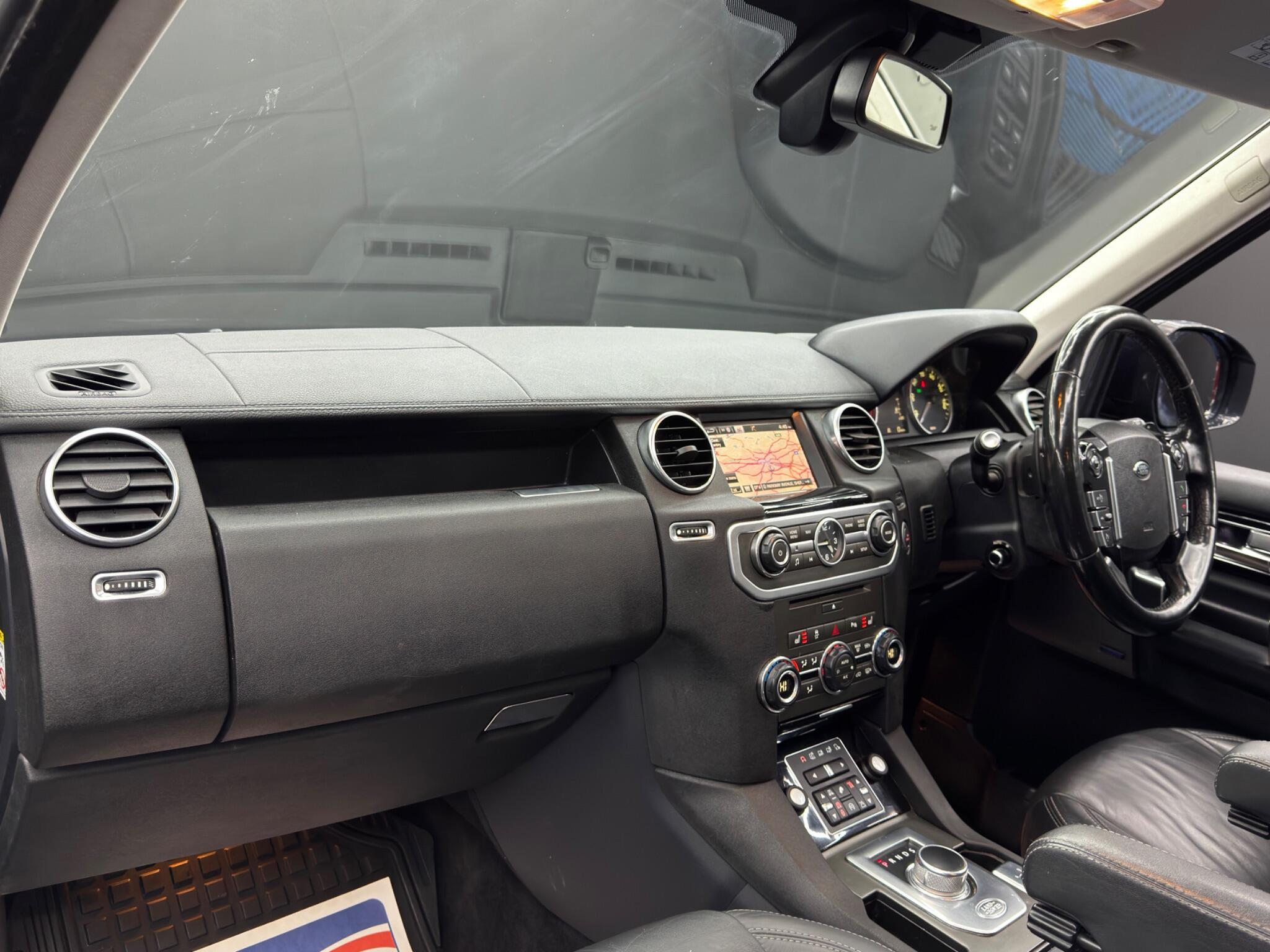 Land Rover DISCOVERY 4 - Image 11