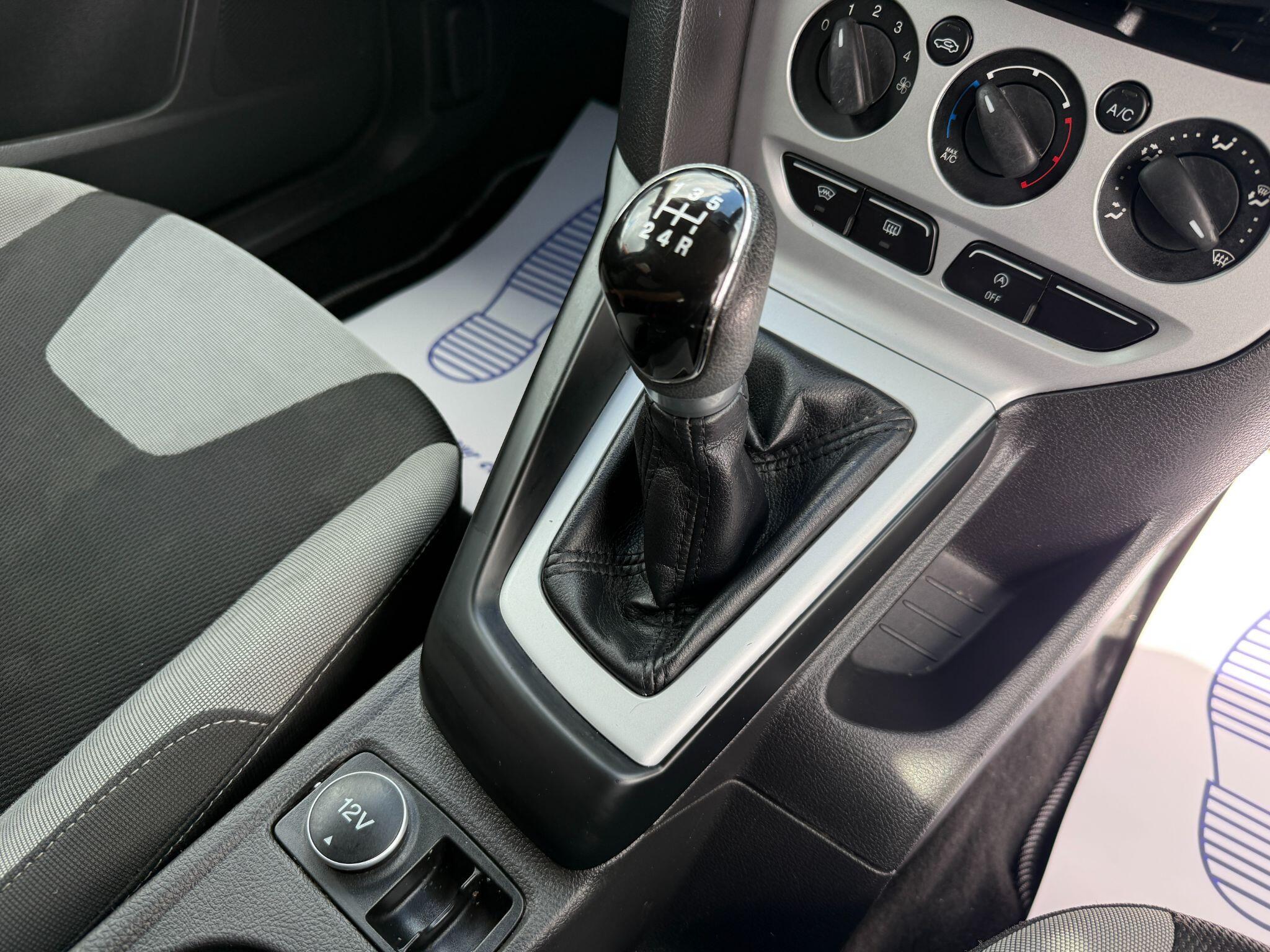 Ford Focus - Image 43