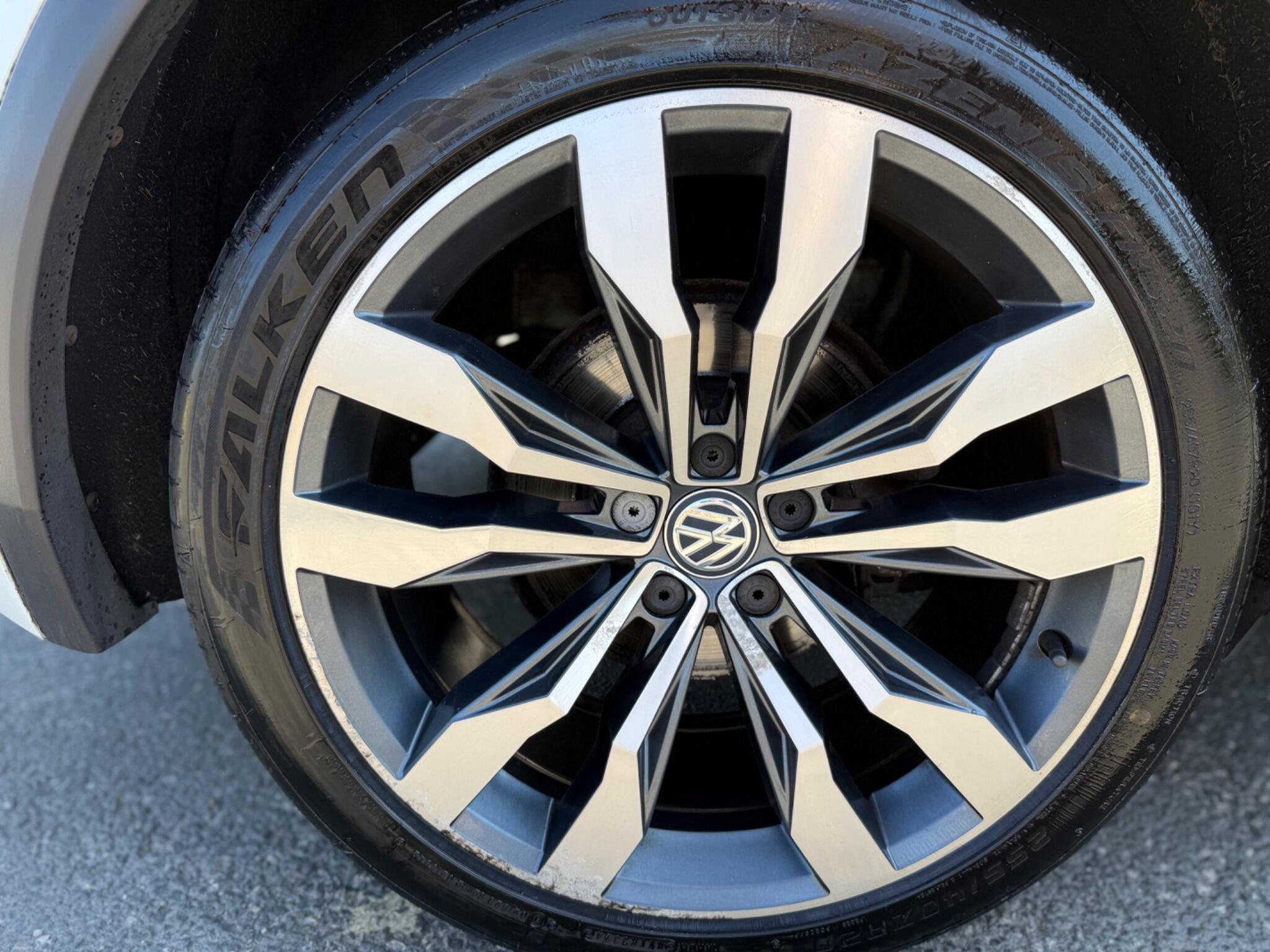 Volkswagen Tiguan - Image 18