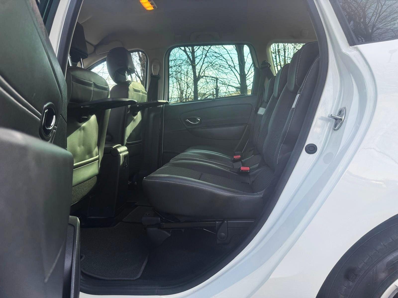 Renault Grand Scenic - Image 28