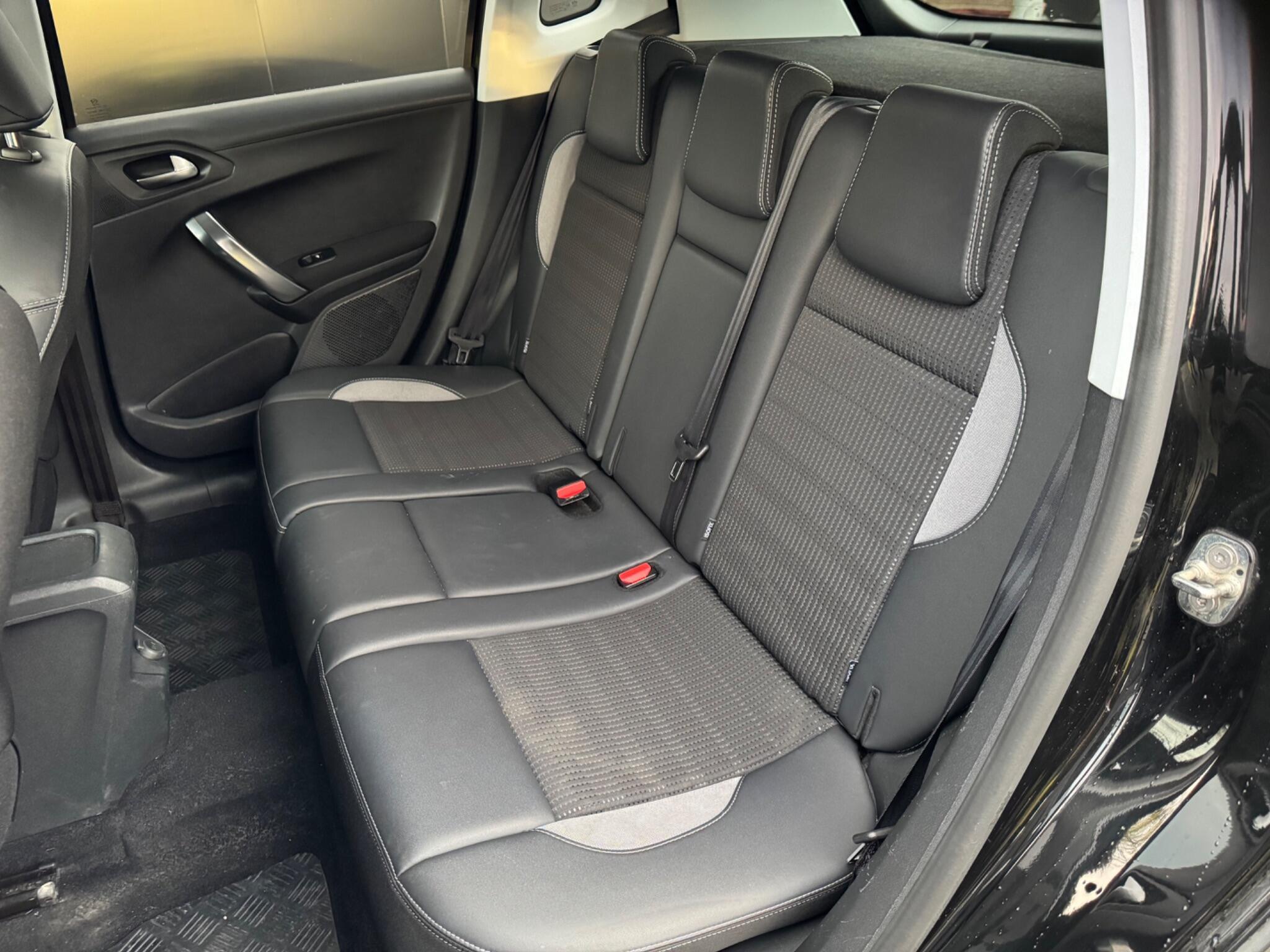 Peugeot 2008 - Image 13