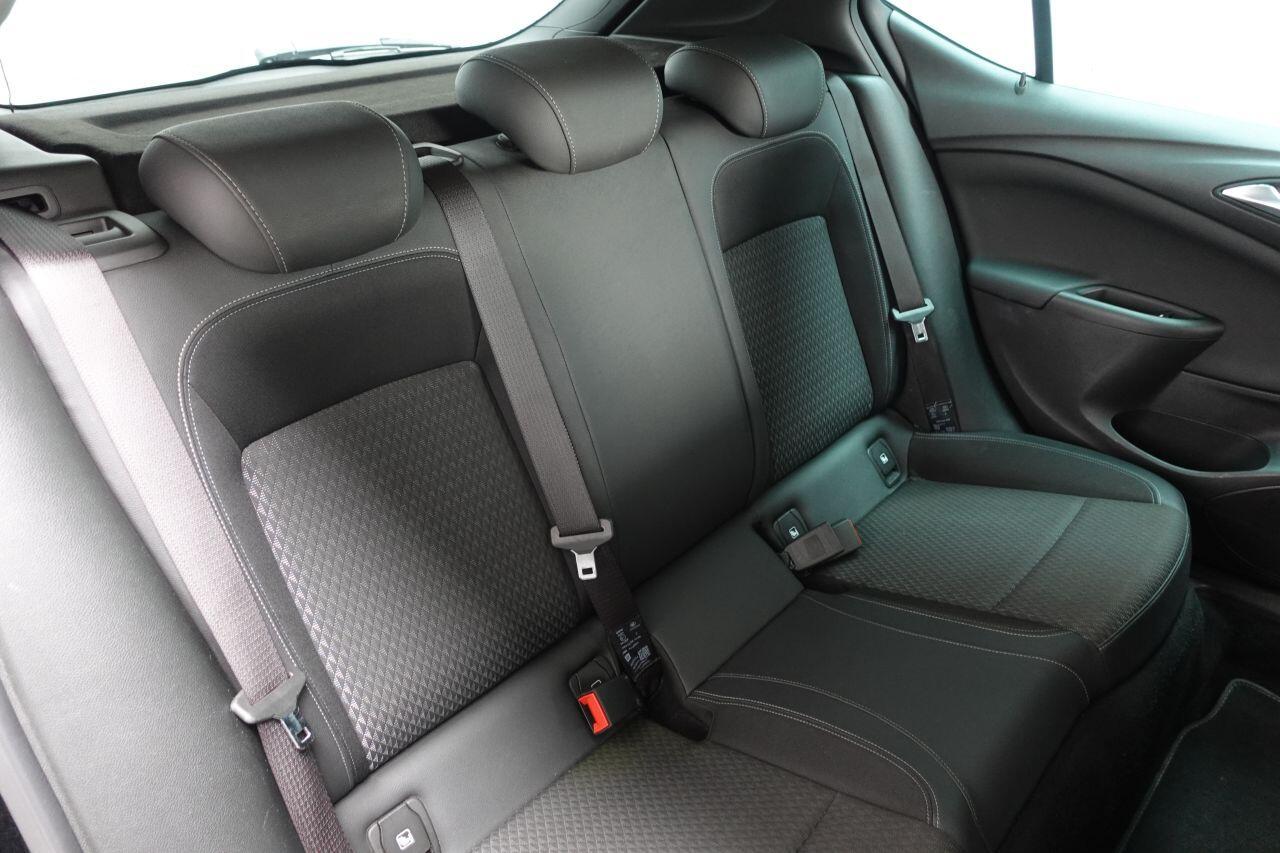 Vauxhall Astra - Image 18
