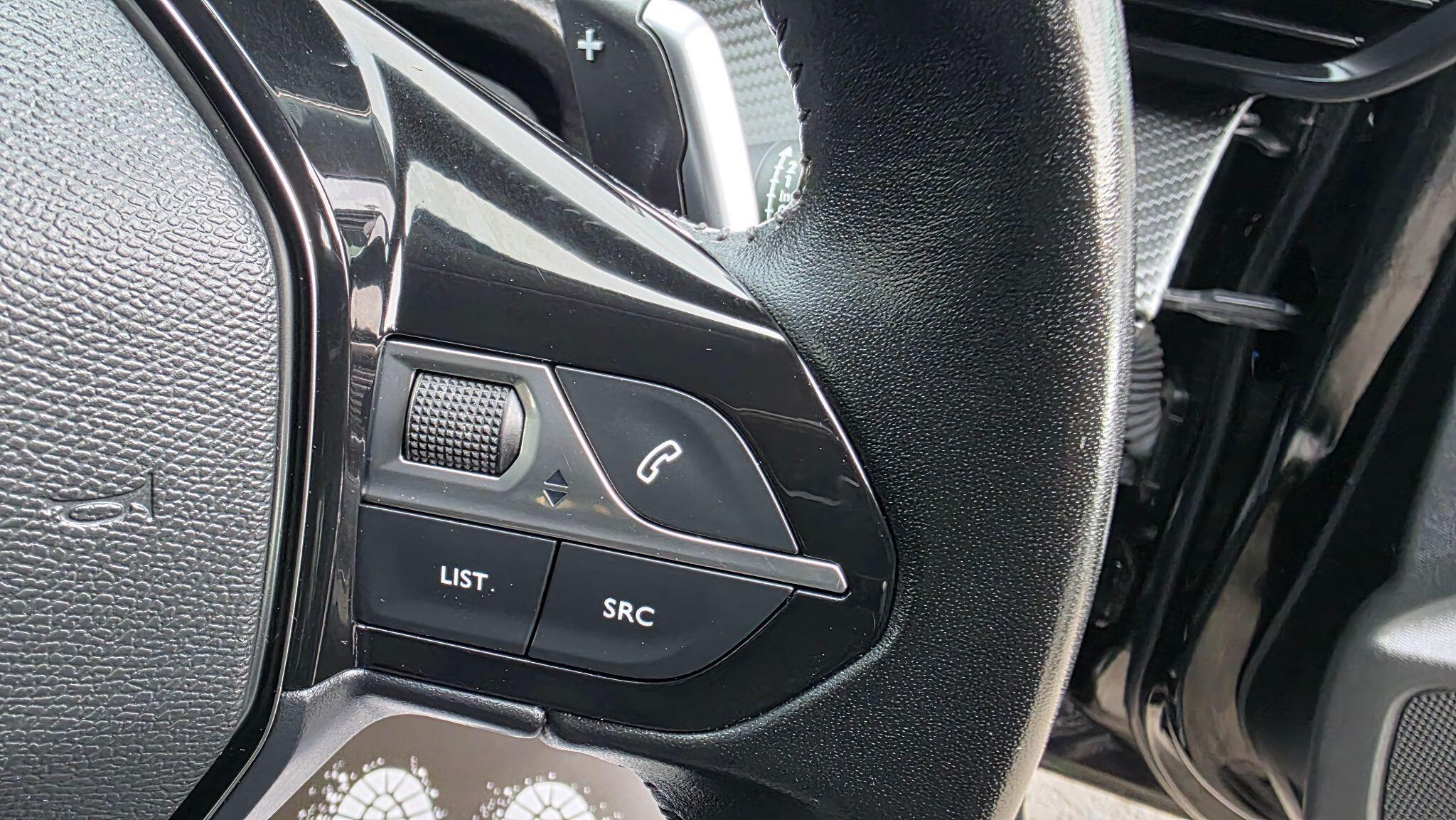 Peugeot 208 - Image 24