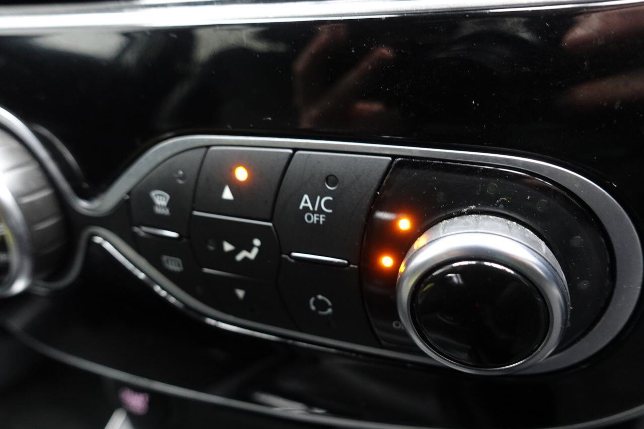 Renault Clio - Image 45