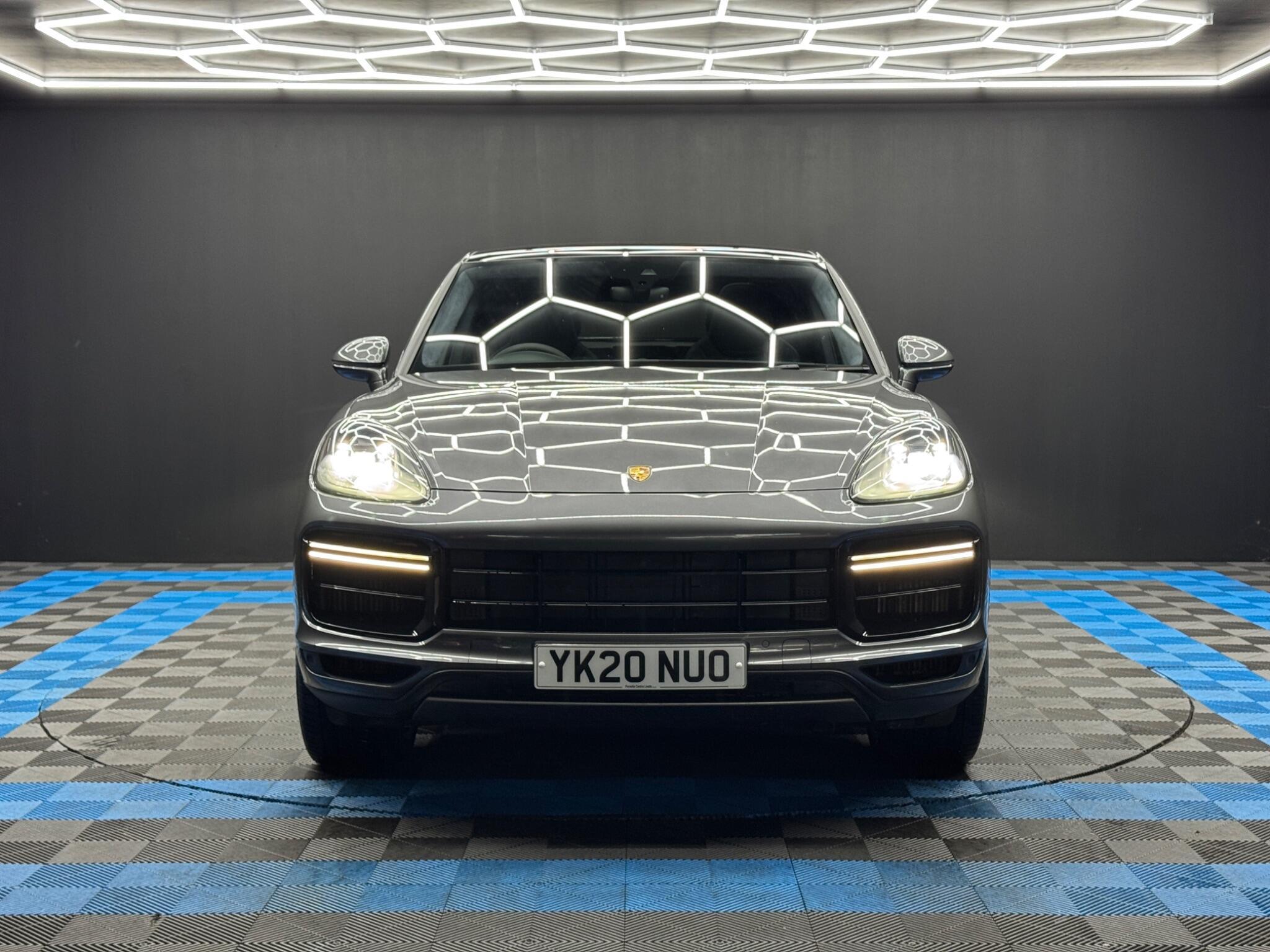 Porsche Cayenne - Image 2