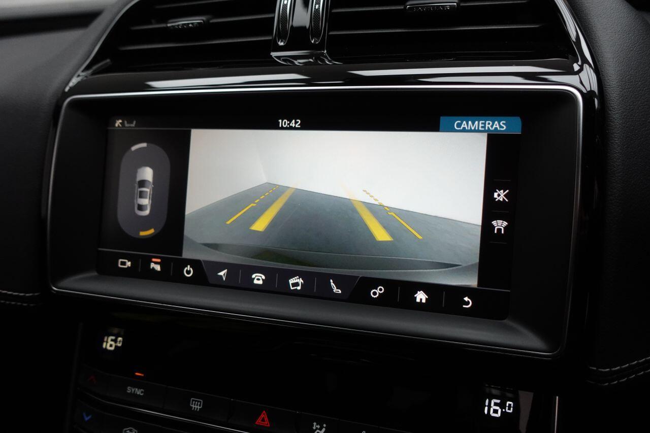 Jaguar XE - Image 16