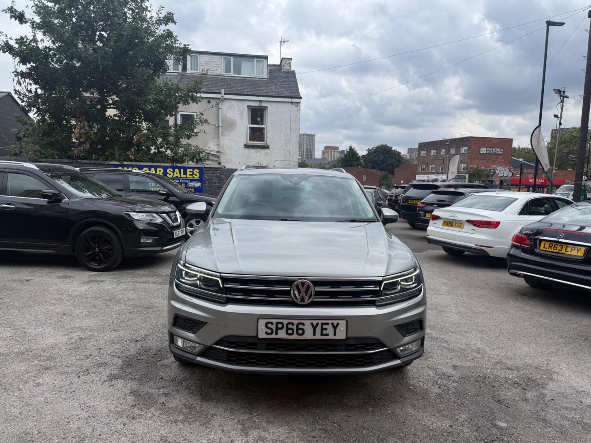 Volkswagen Tiguan - Image 2