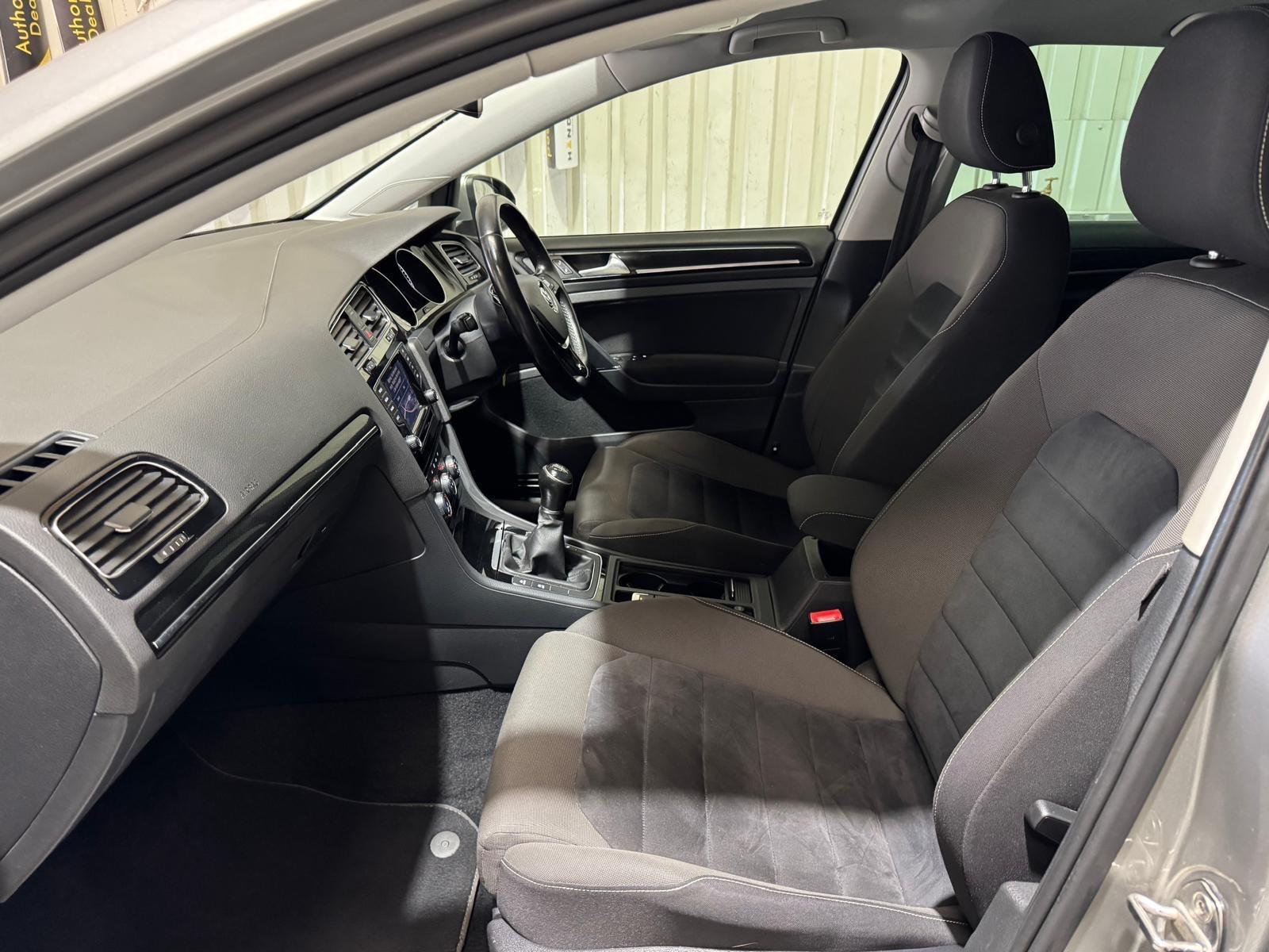 Volkswagen Golf - Image 19