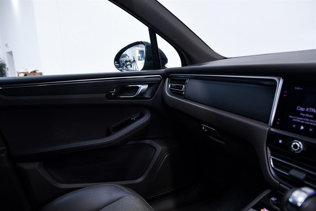 Porsche Macan - Image 22