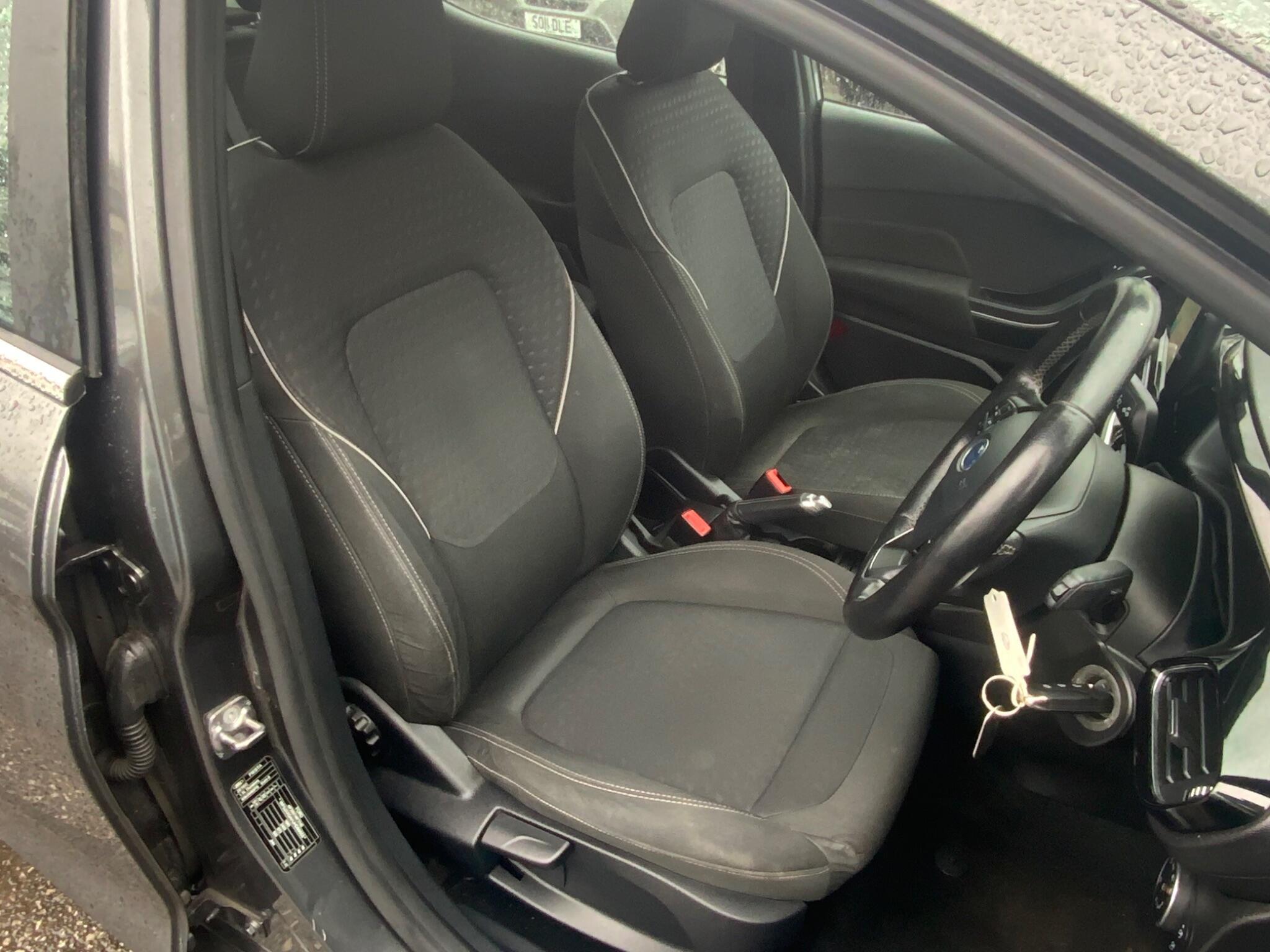 Ford Fiesta - Image 17