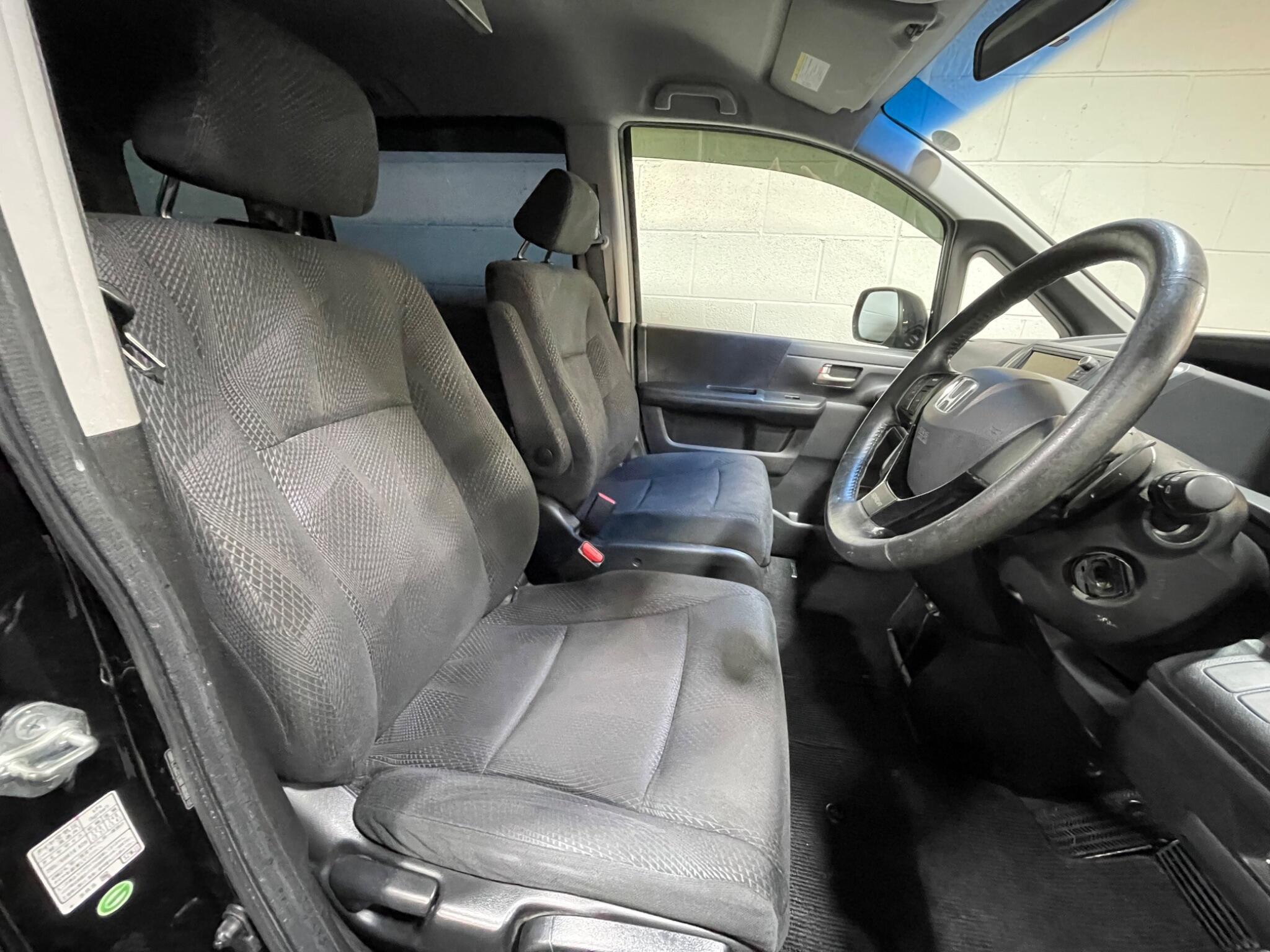 Honda Stepwagon - Image 7