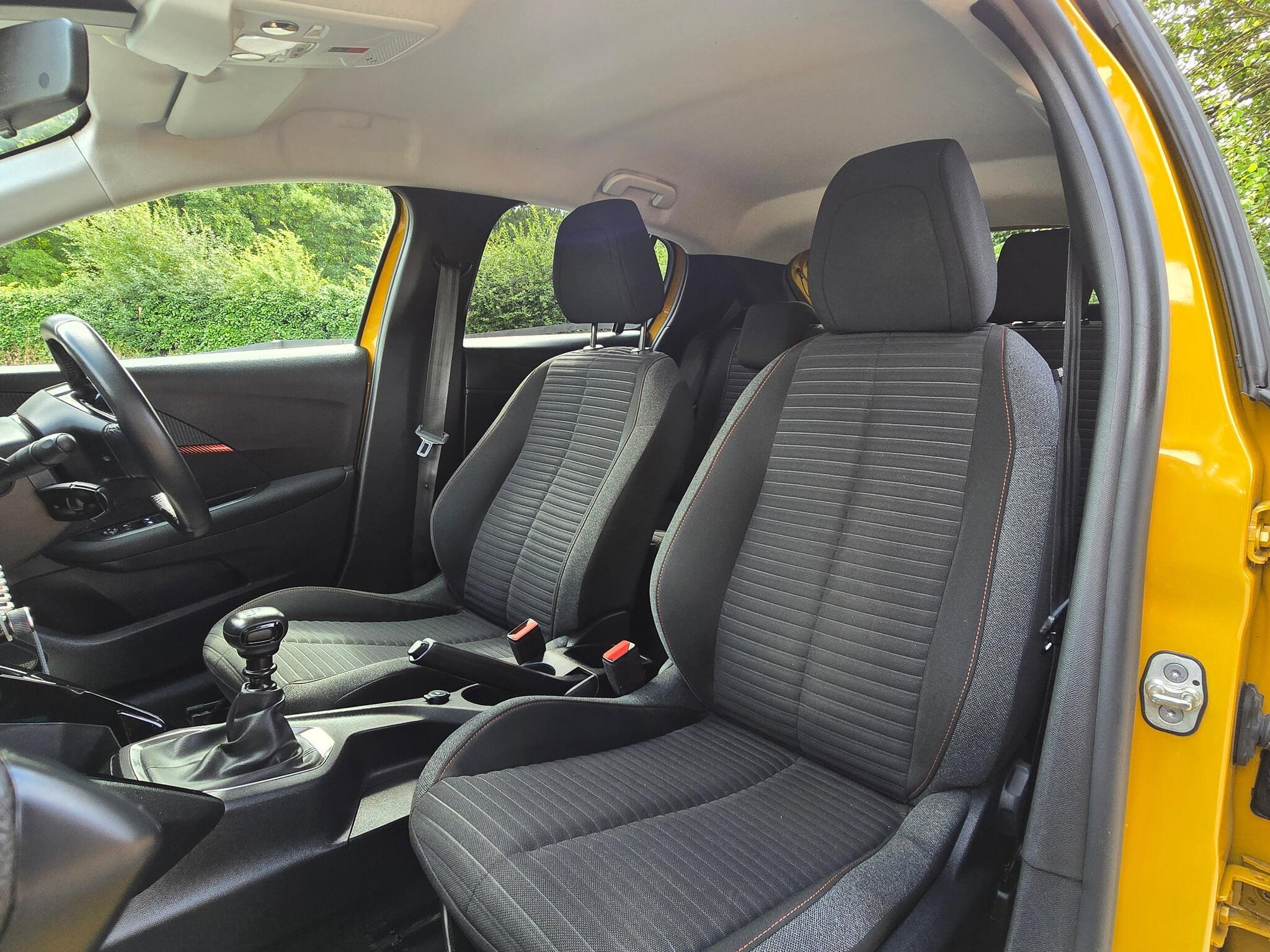 Peugeot 208 - Image 3