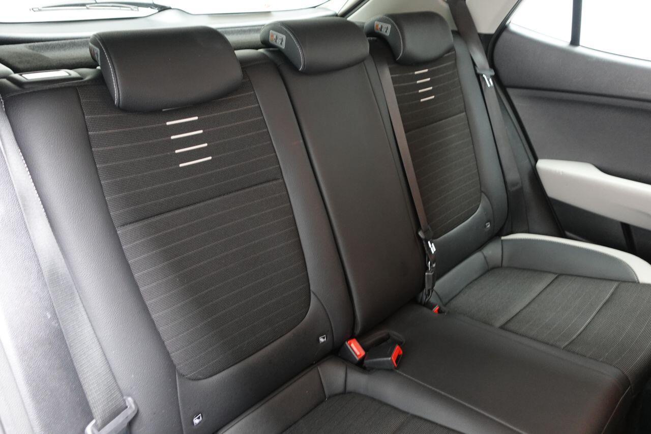 Kia Stonic - Image 18