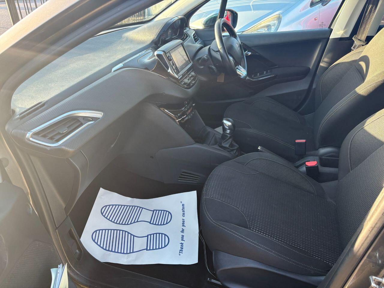 Peugeot 208 - Image 14