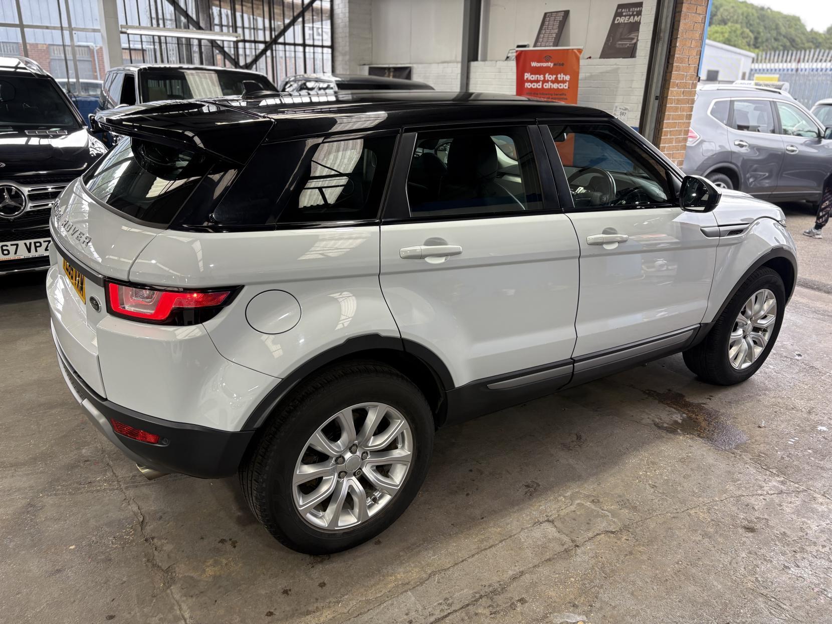 Land Rover Range Rover Evoque - Image 9