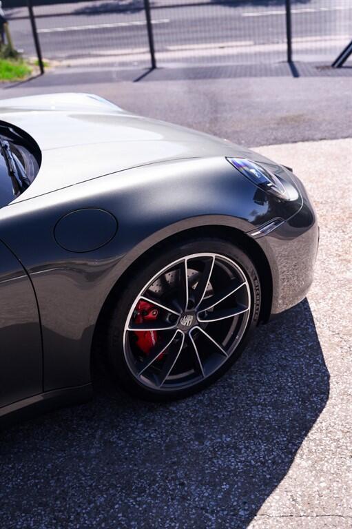 Porsche 911 - Image 17