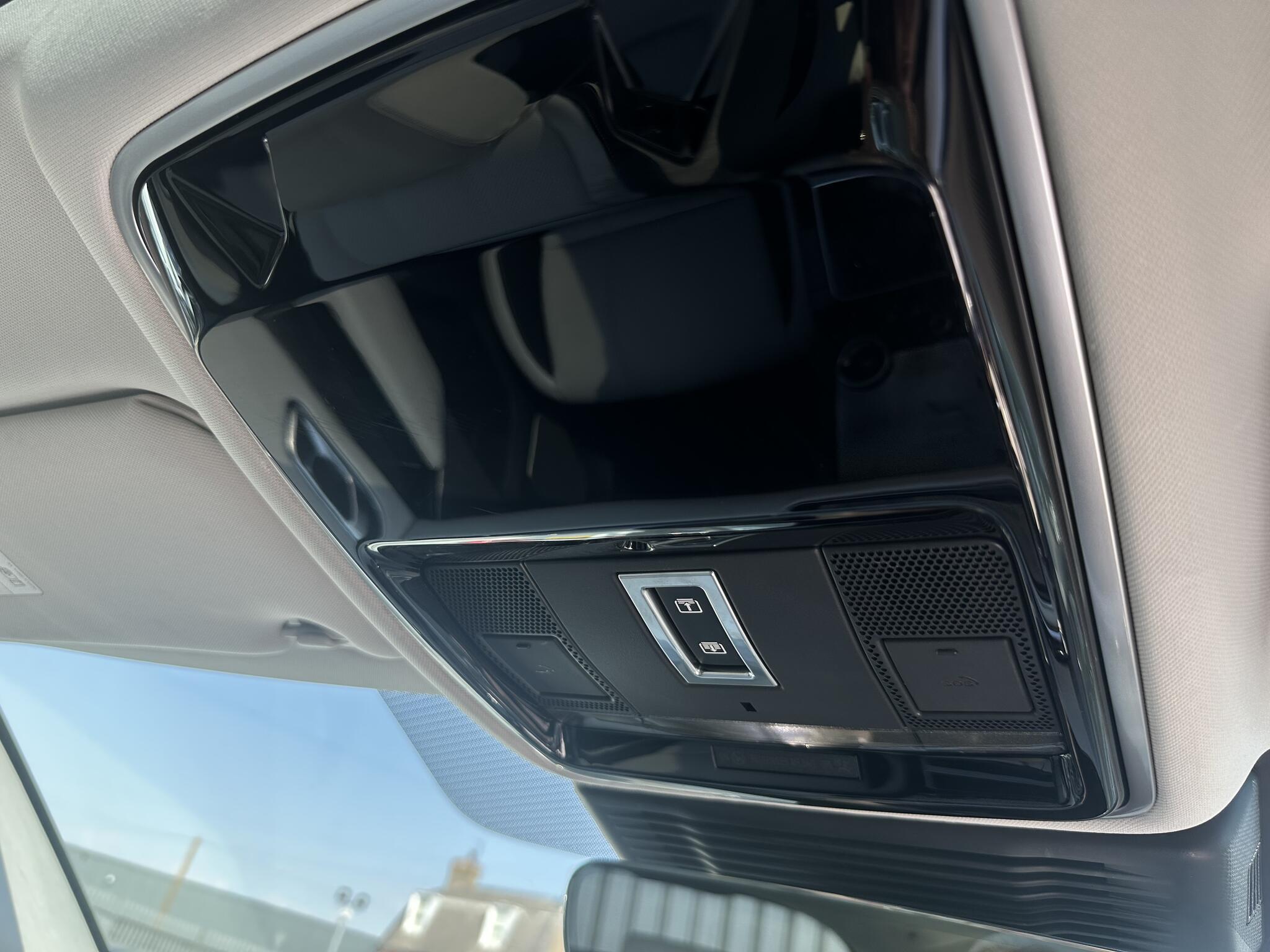 Land Rover Range Rover Velar - Image 7