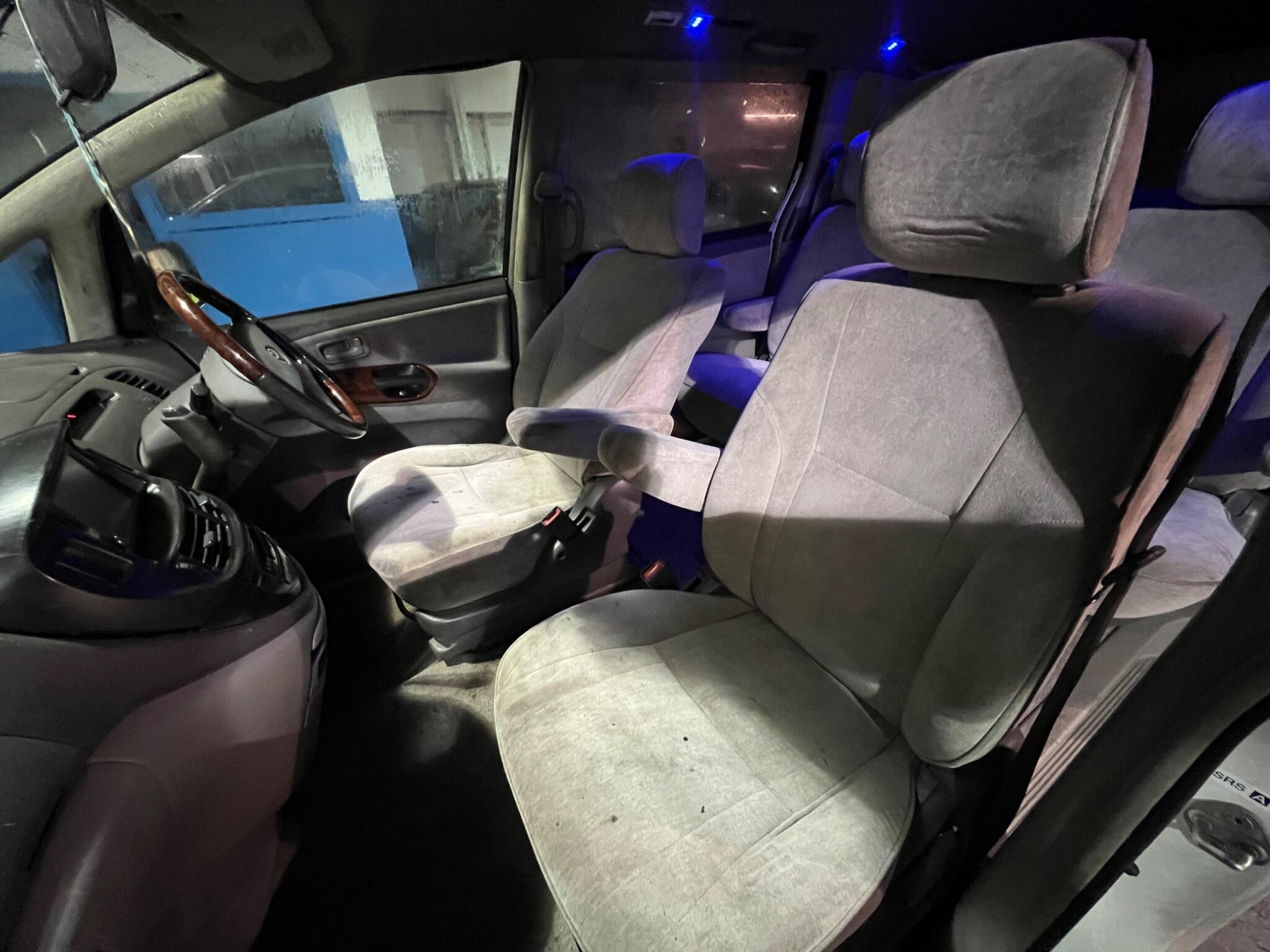 Toyota Estima - Image 28