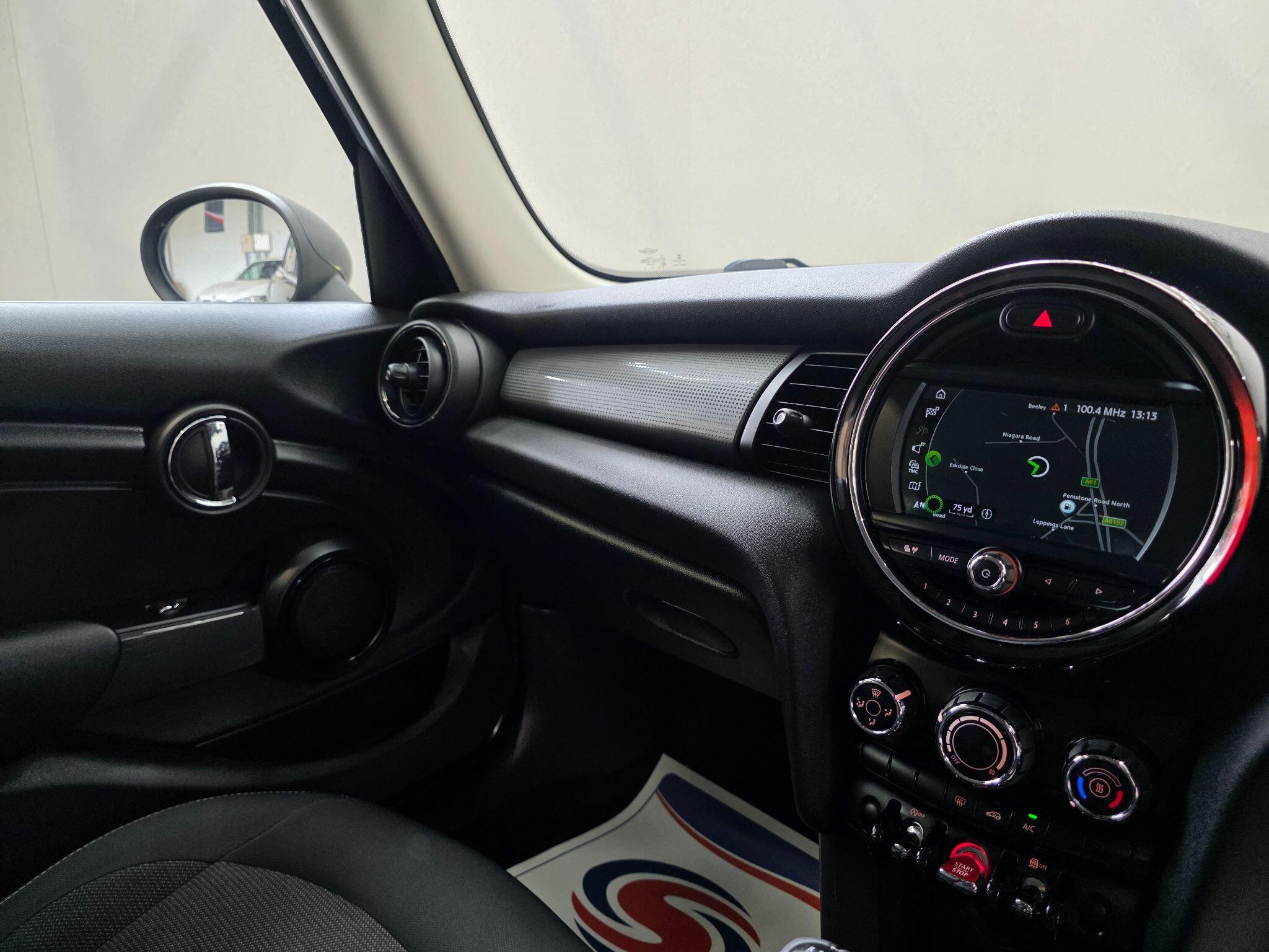 MINI Hatch - Image 15