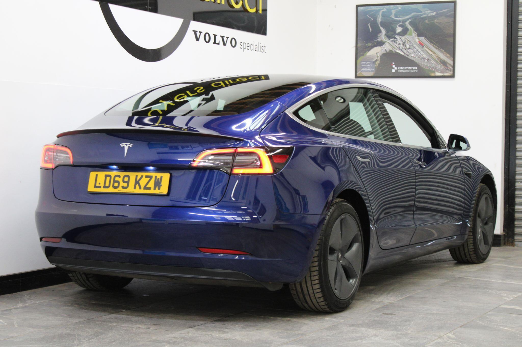 Tesla Model 3 - Image 12