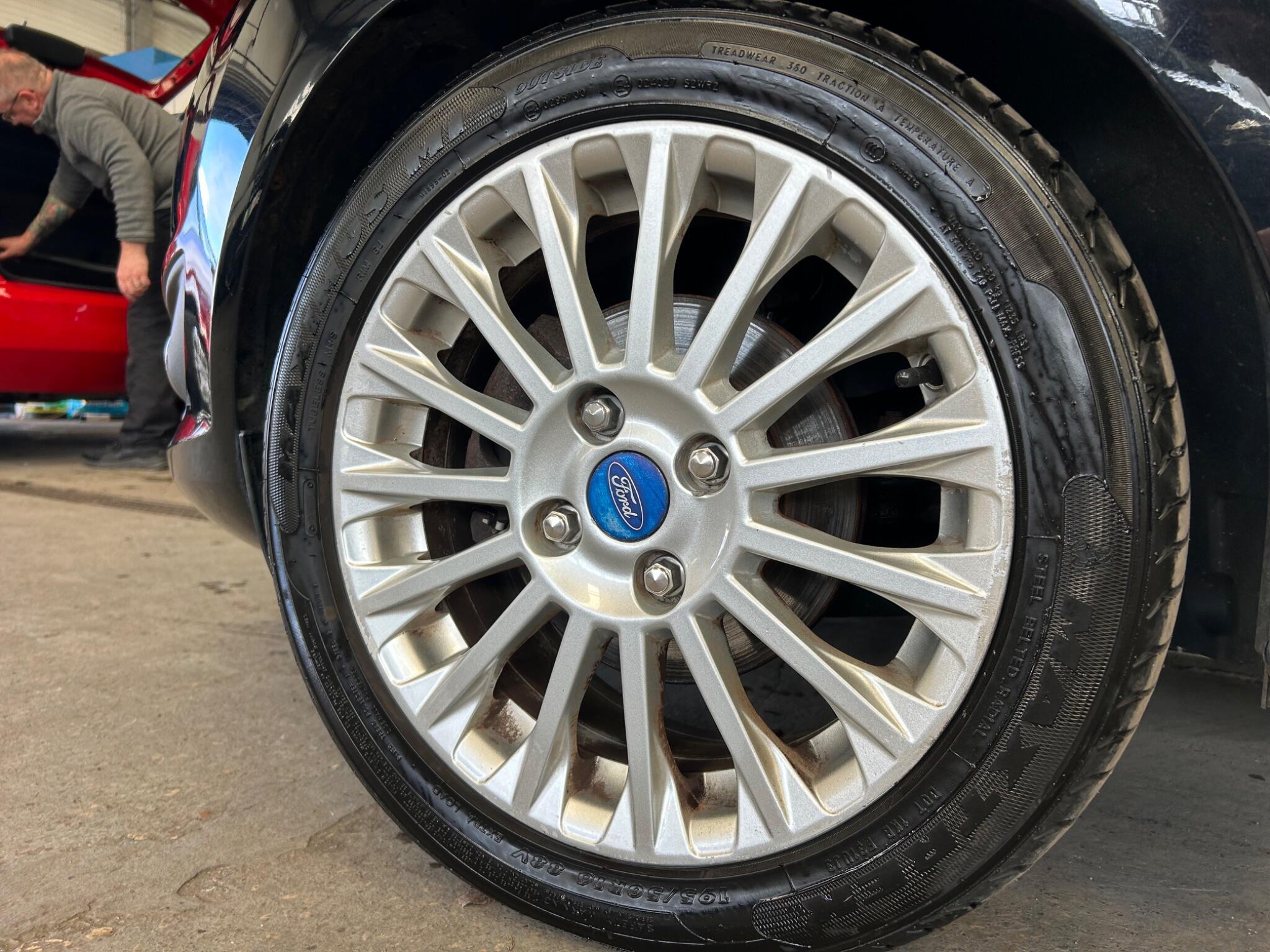 Ford Fiesta - Image 25