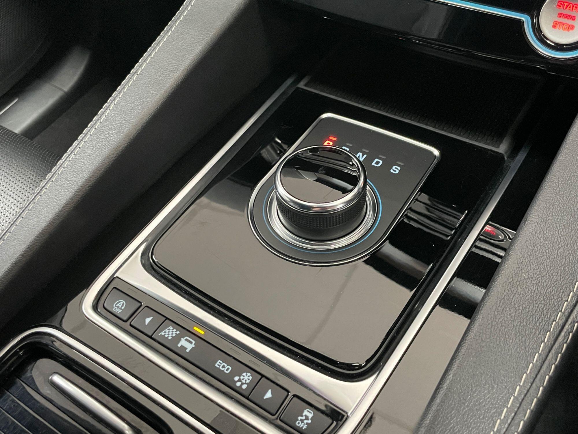 Jaguar F-Pace - Image 48