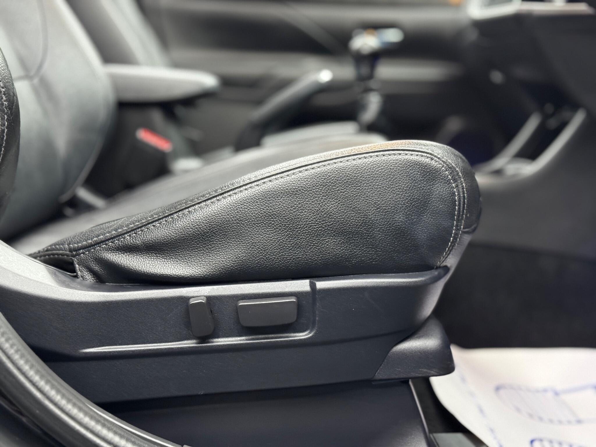 Mitsubishi Outlander - Image 38