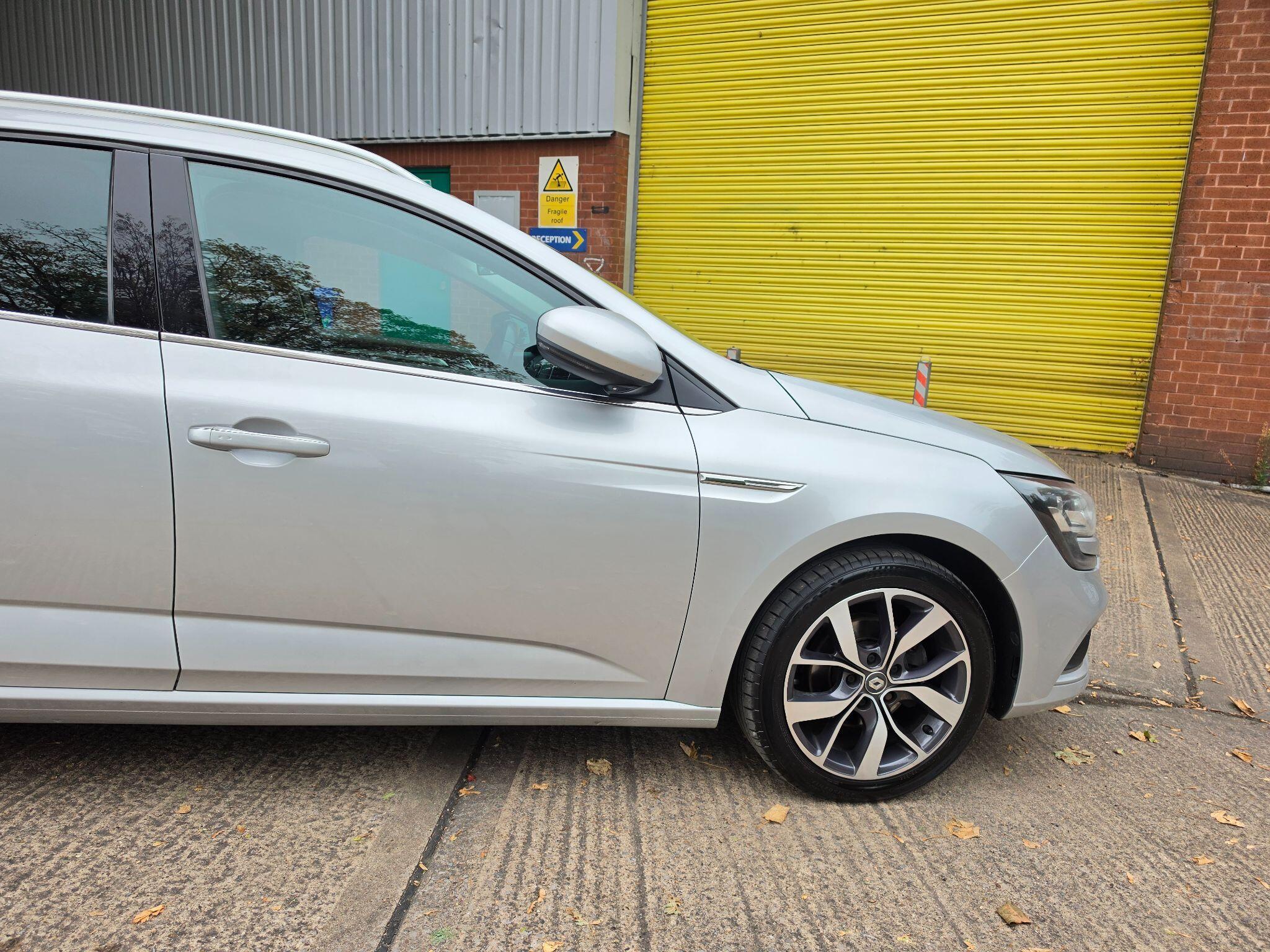 Renault Megane - Image 5