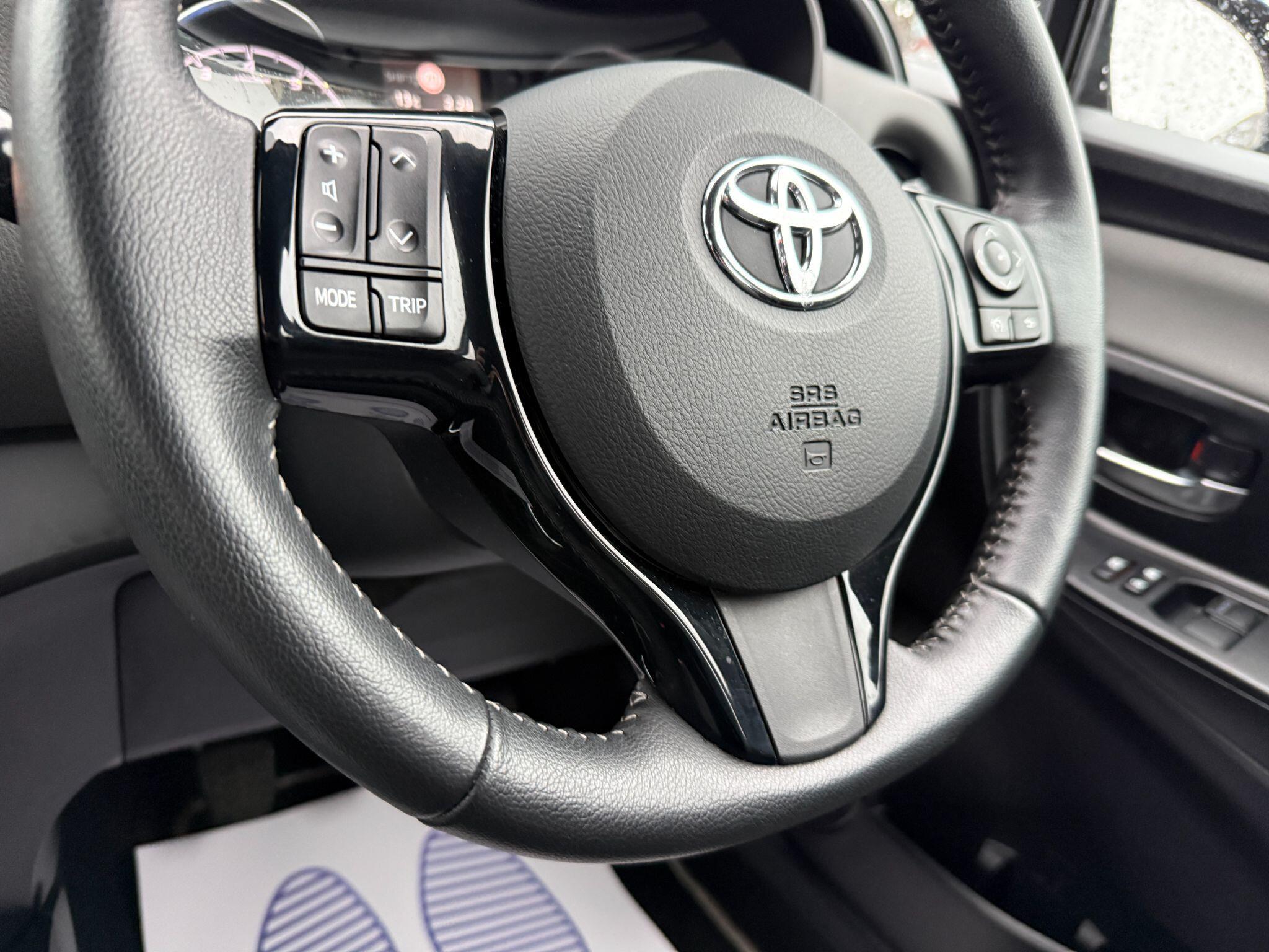 Toyota Yaris - Image 35