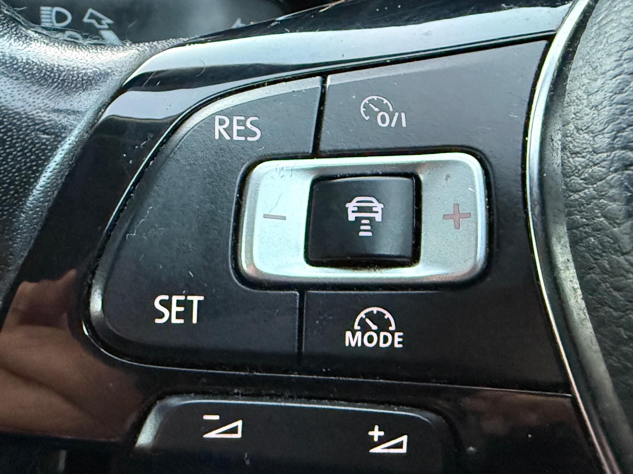 Volkswagen Touran - Image 28