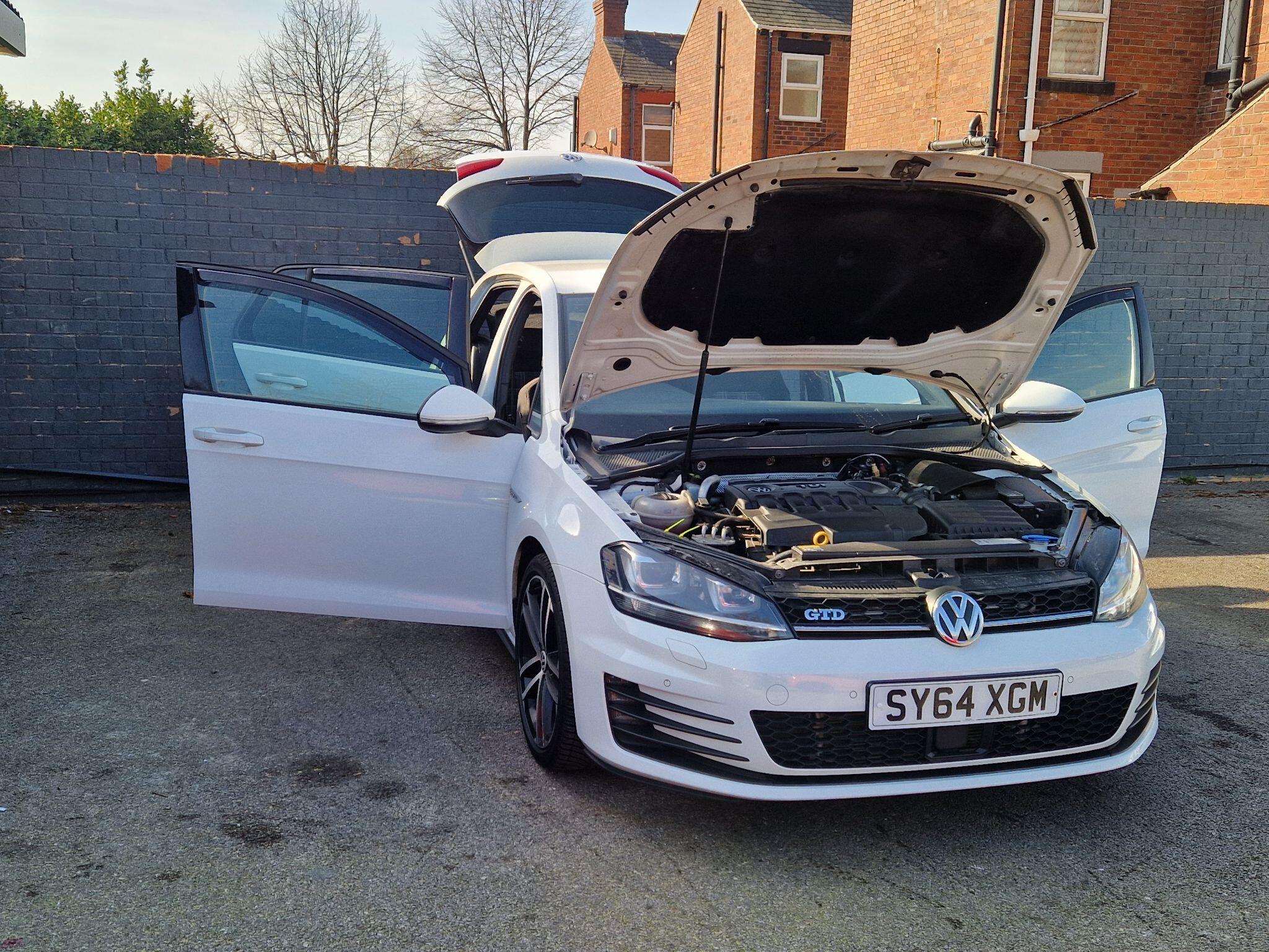 Volkswagen Golf - Image 26