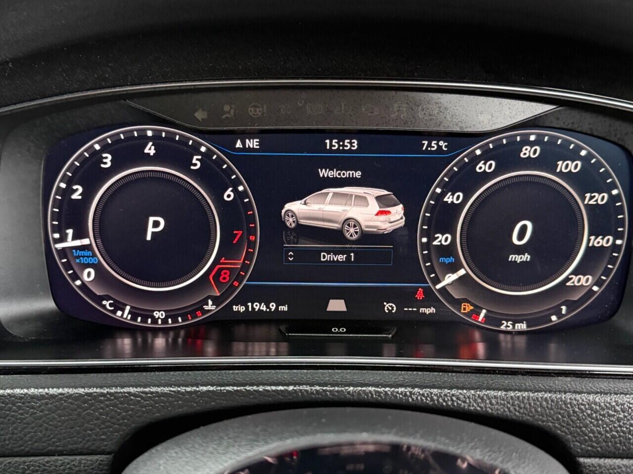 Volkswagen Golf - Image 17