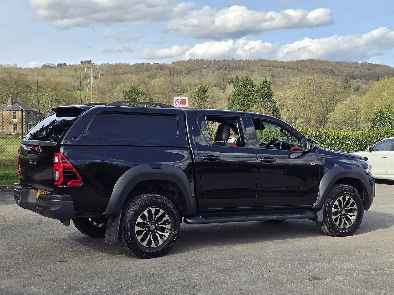 Toyota Hilux - Image 30