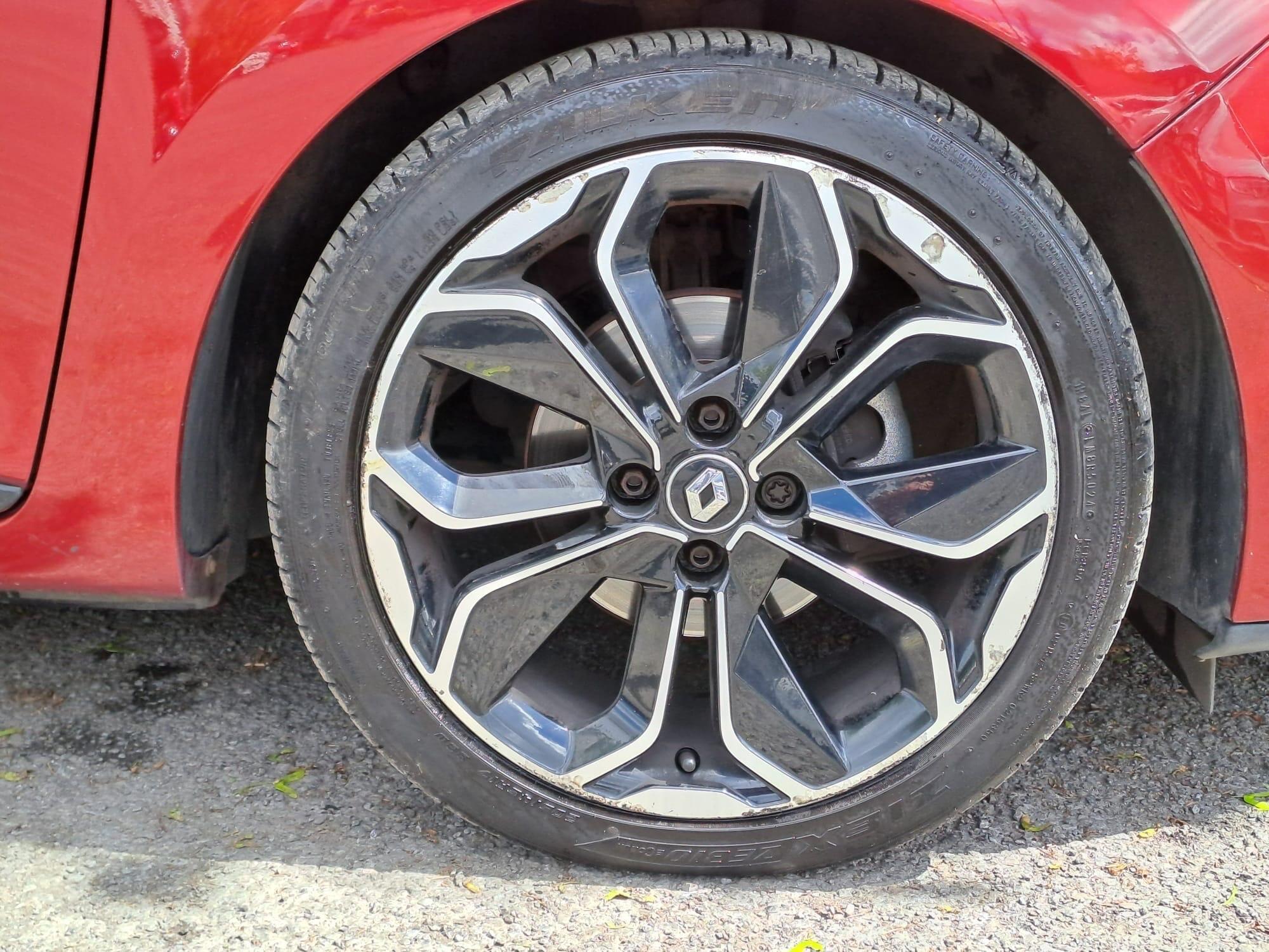 Renault Clio - Image 60