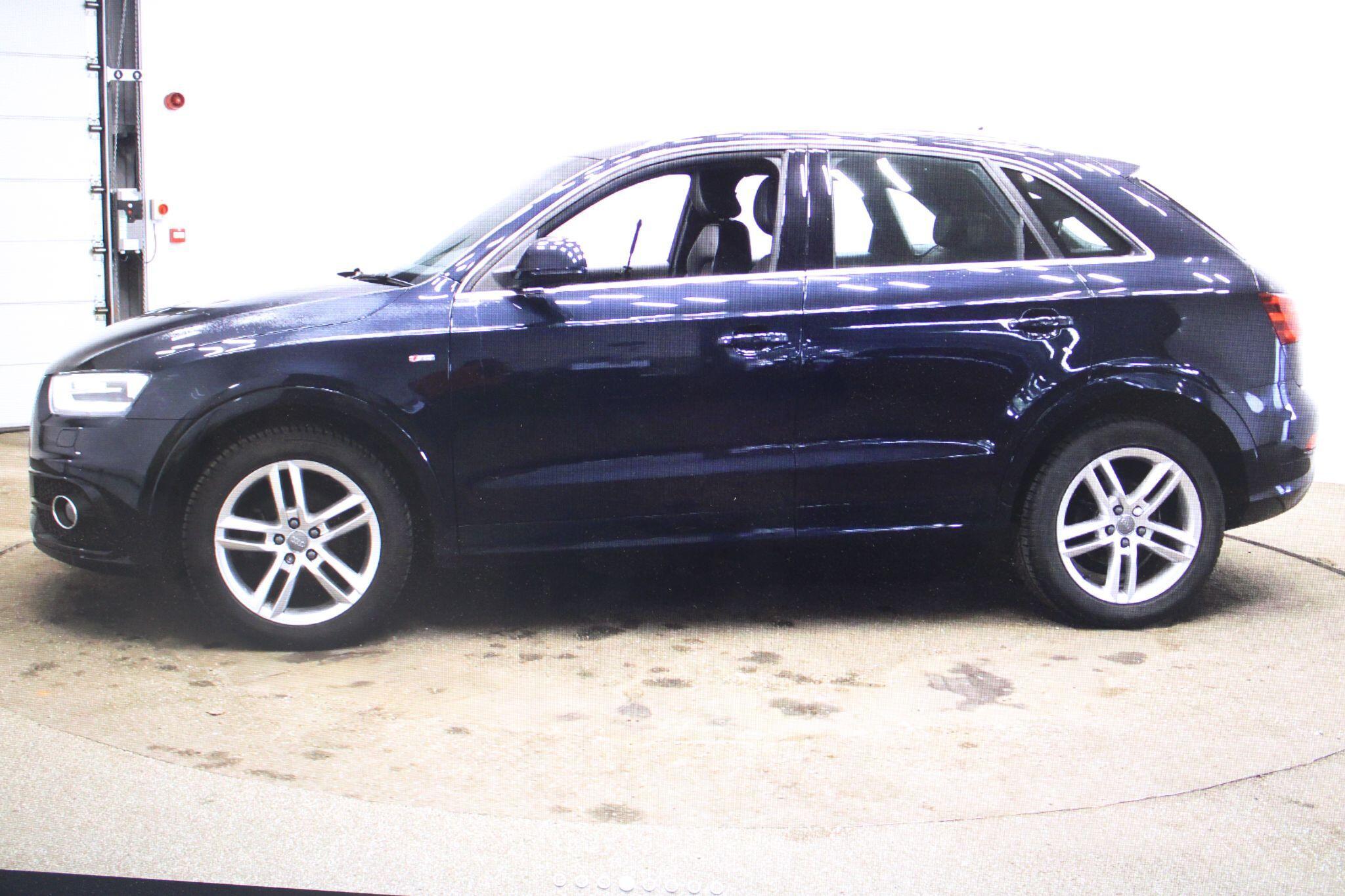 Audi Q3 - Image 2