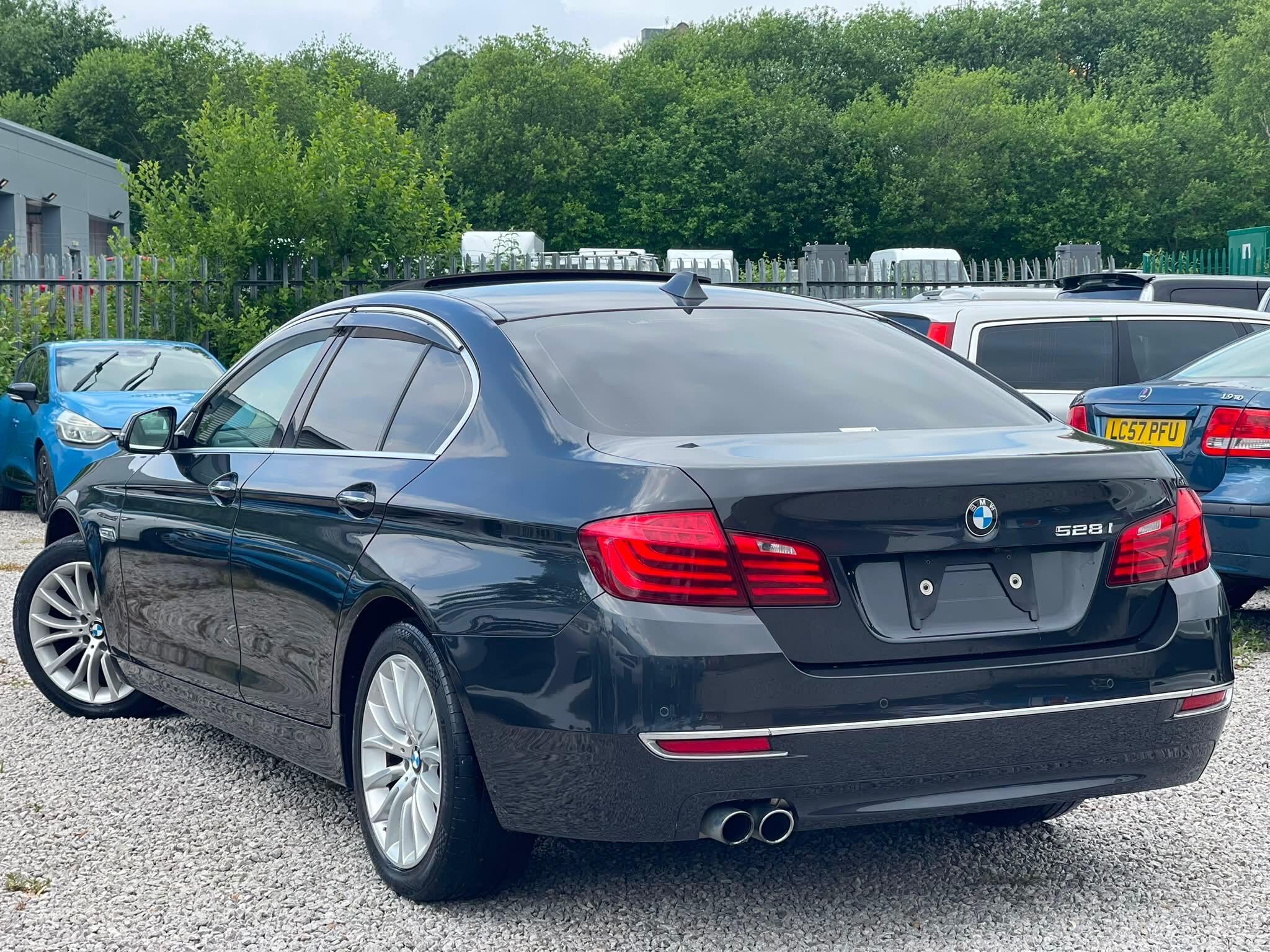 BMW 5 Series - Image 11
