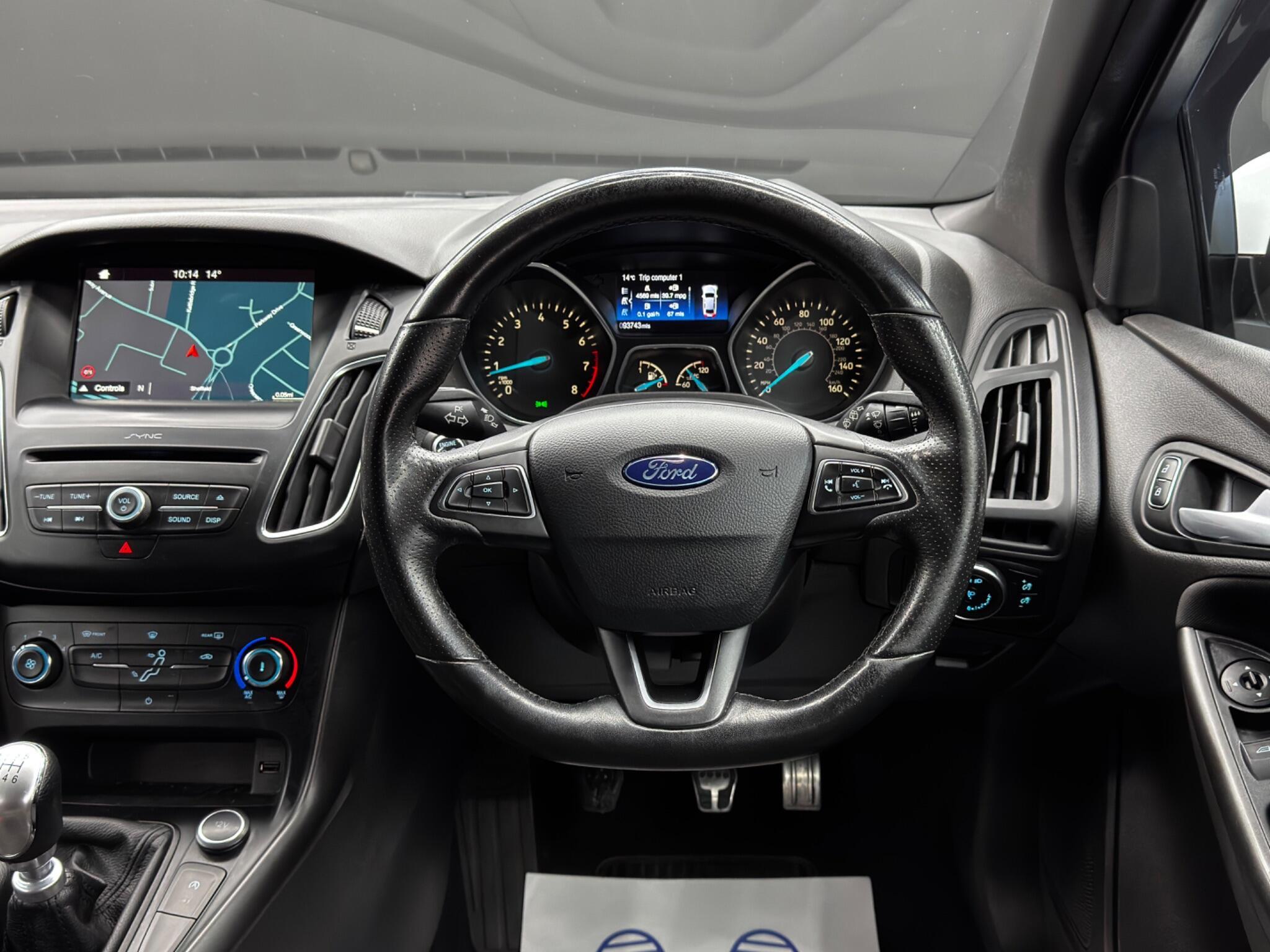 Ford Focus - Image 17