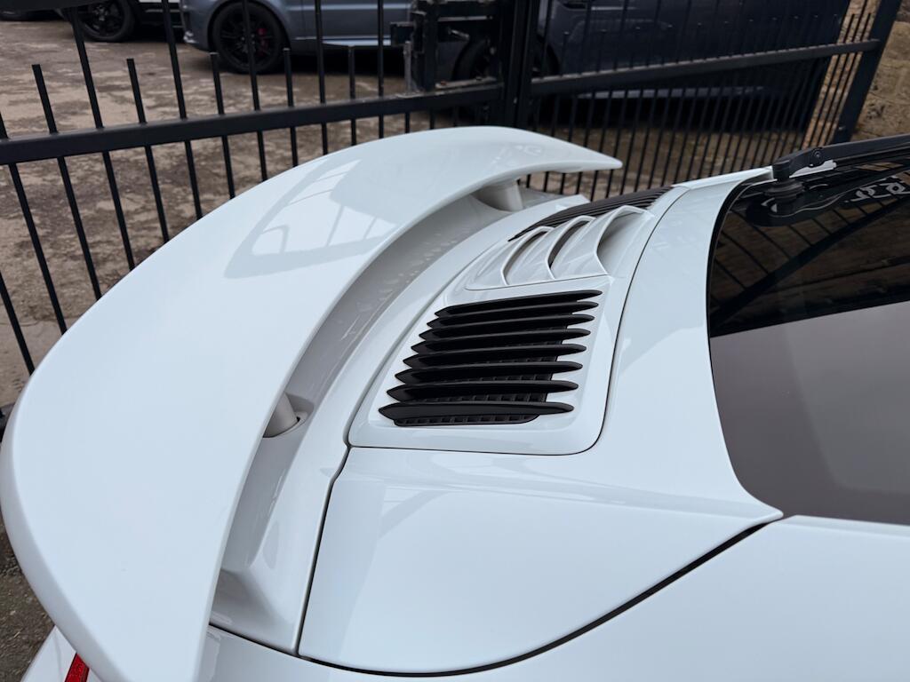 Porsche 911 - Image 28