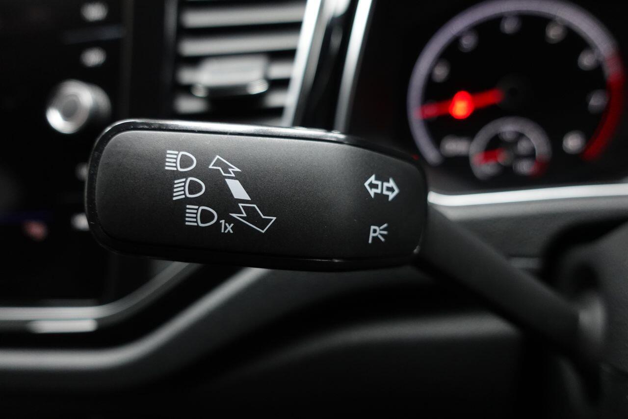 Volkswagen T-Roc - Image 31