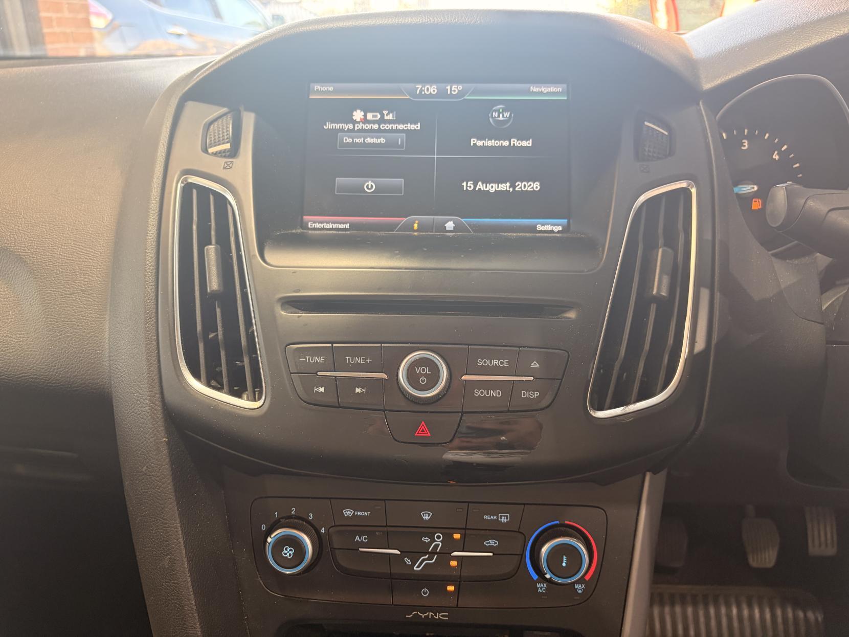 Ford Focus - Image 20