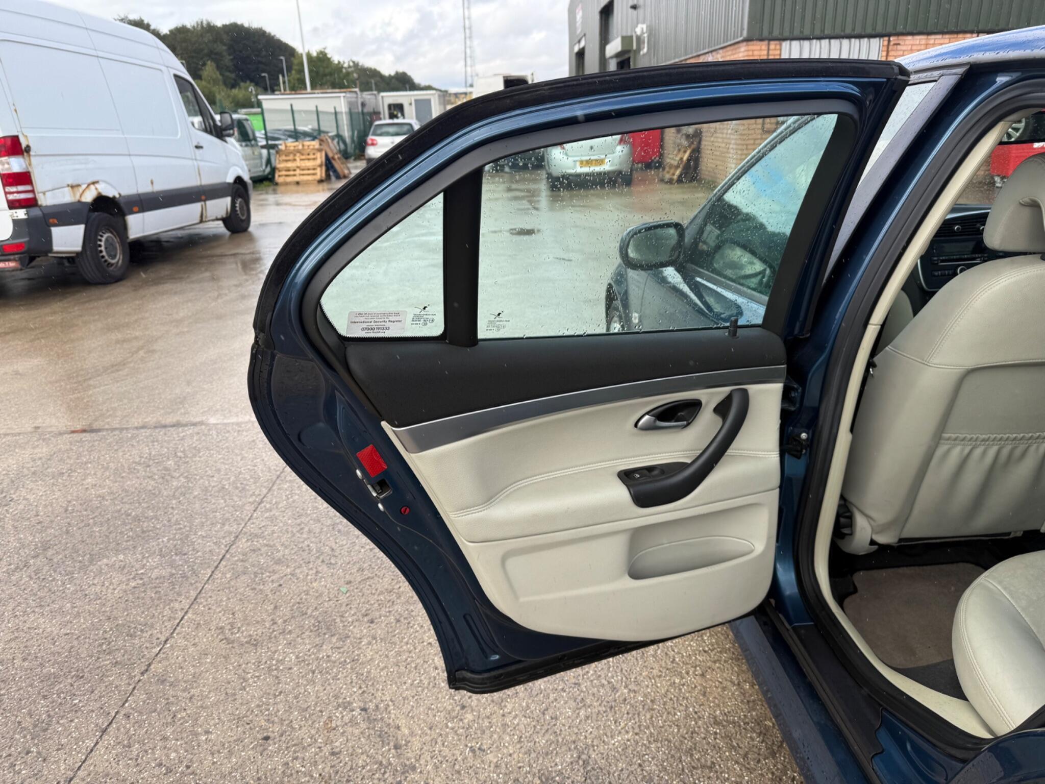 Saab 9-3 - Image 11