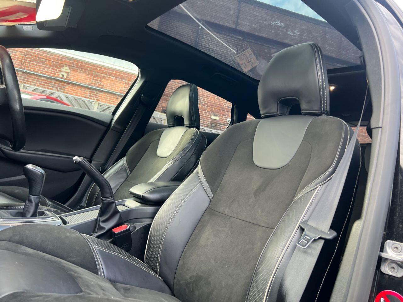 Volvo V40 - Image 17