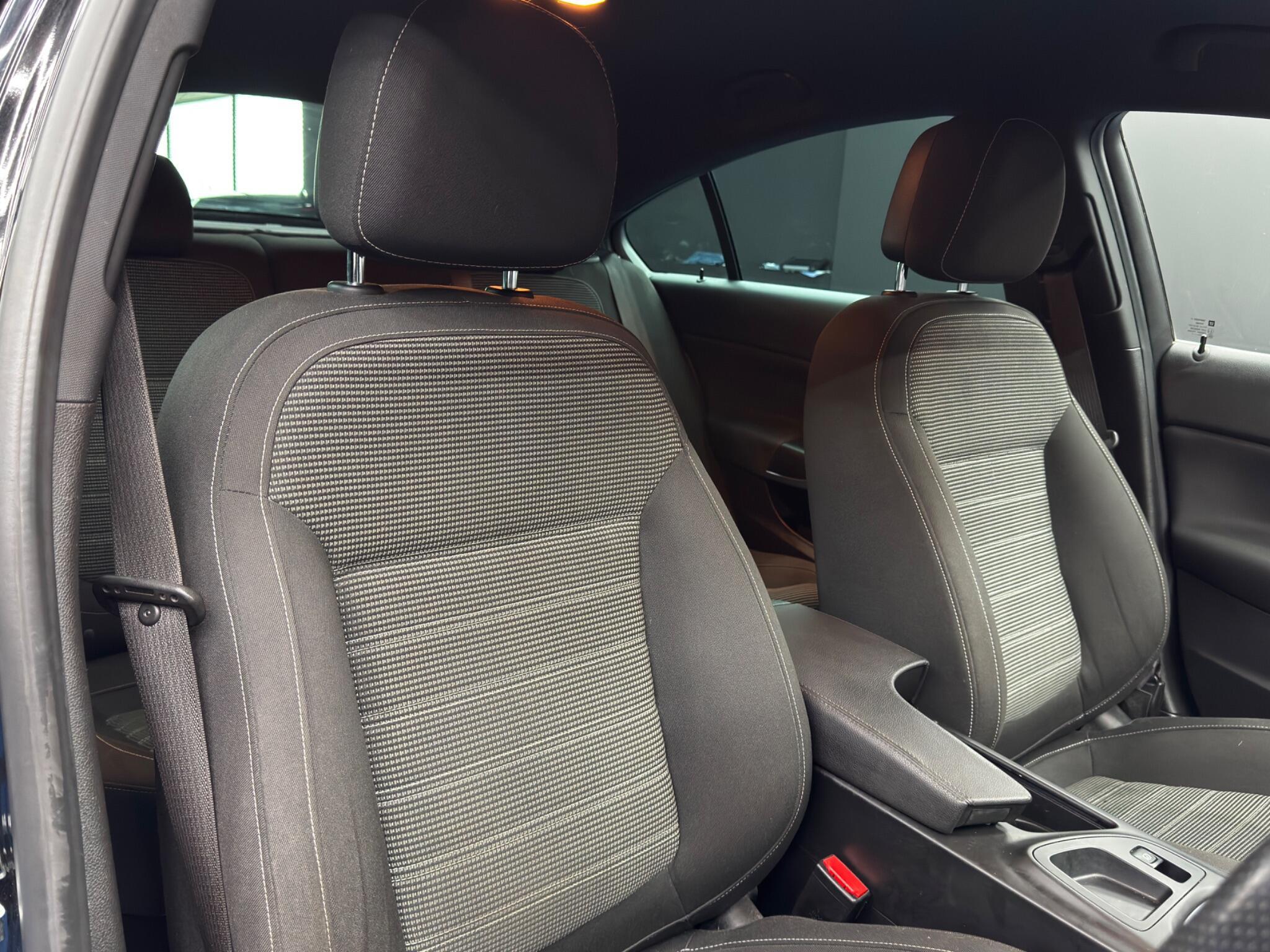 Vauxhall Insignia - Image 12