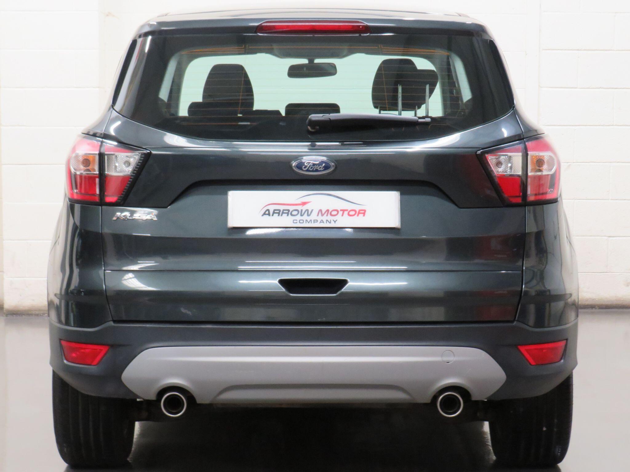 Ford Kuga - Image 4
