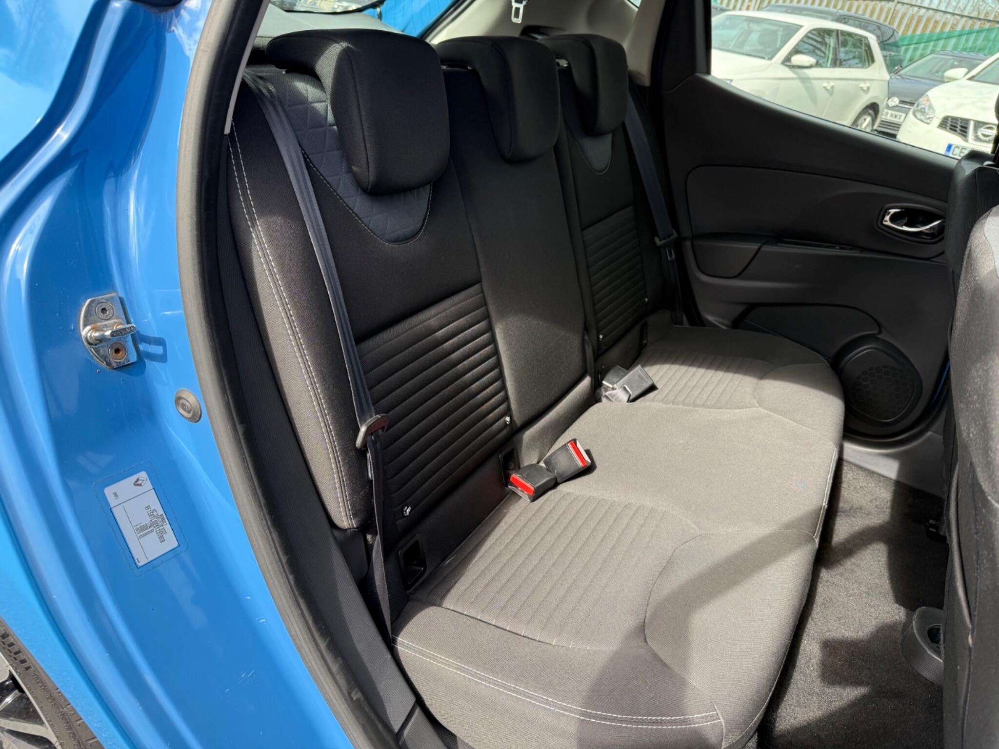 Renault Clio - Image 24