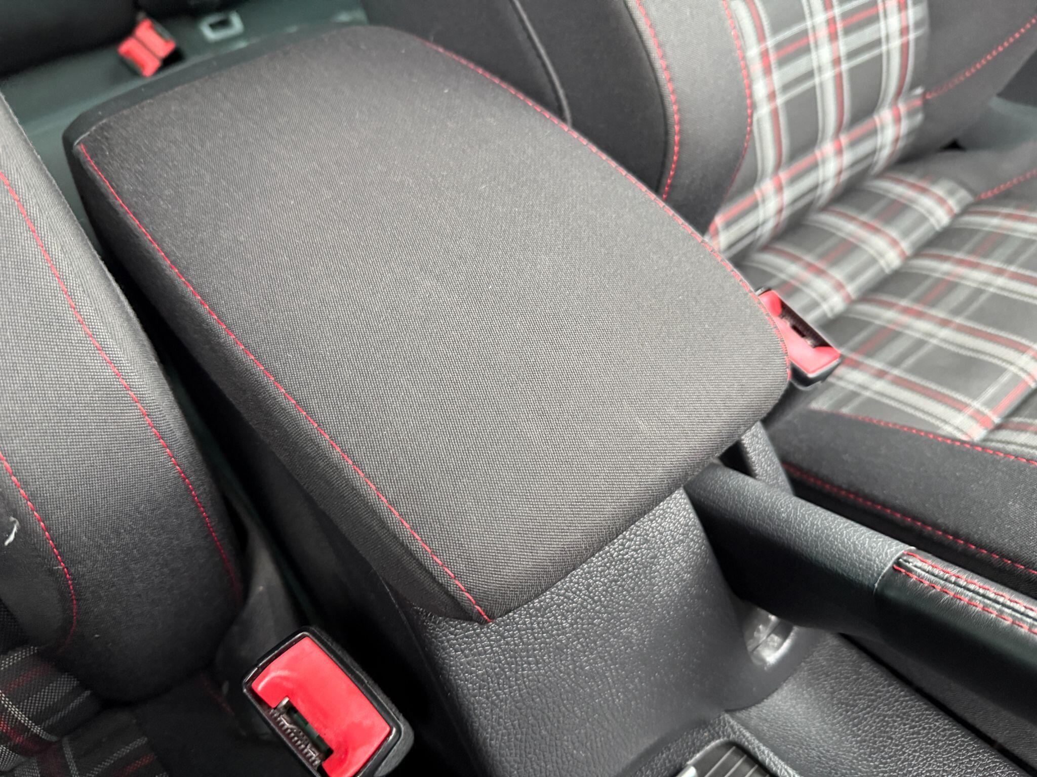 Volkswagen Golf - Image 57