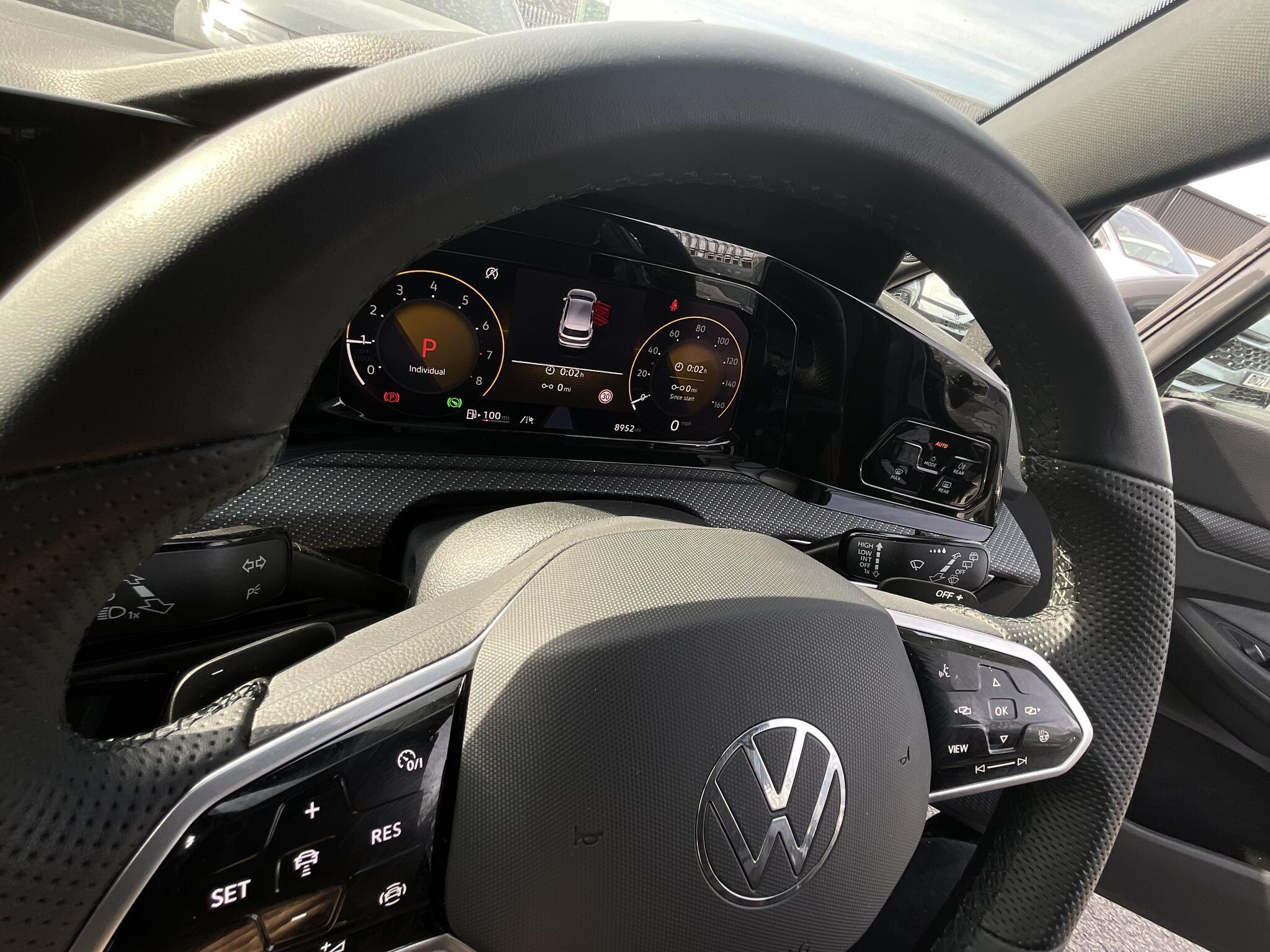 Volkswagen Golf - Image 10