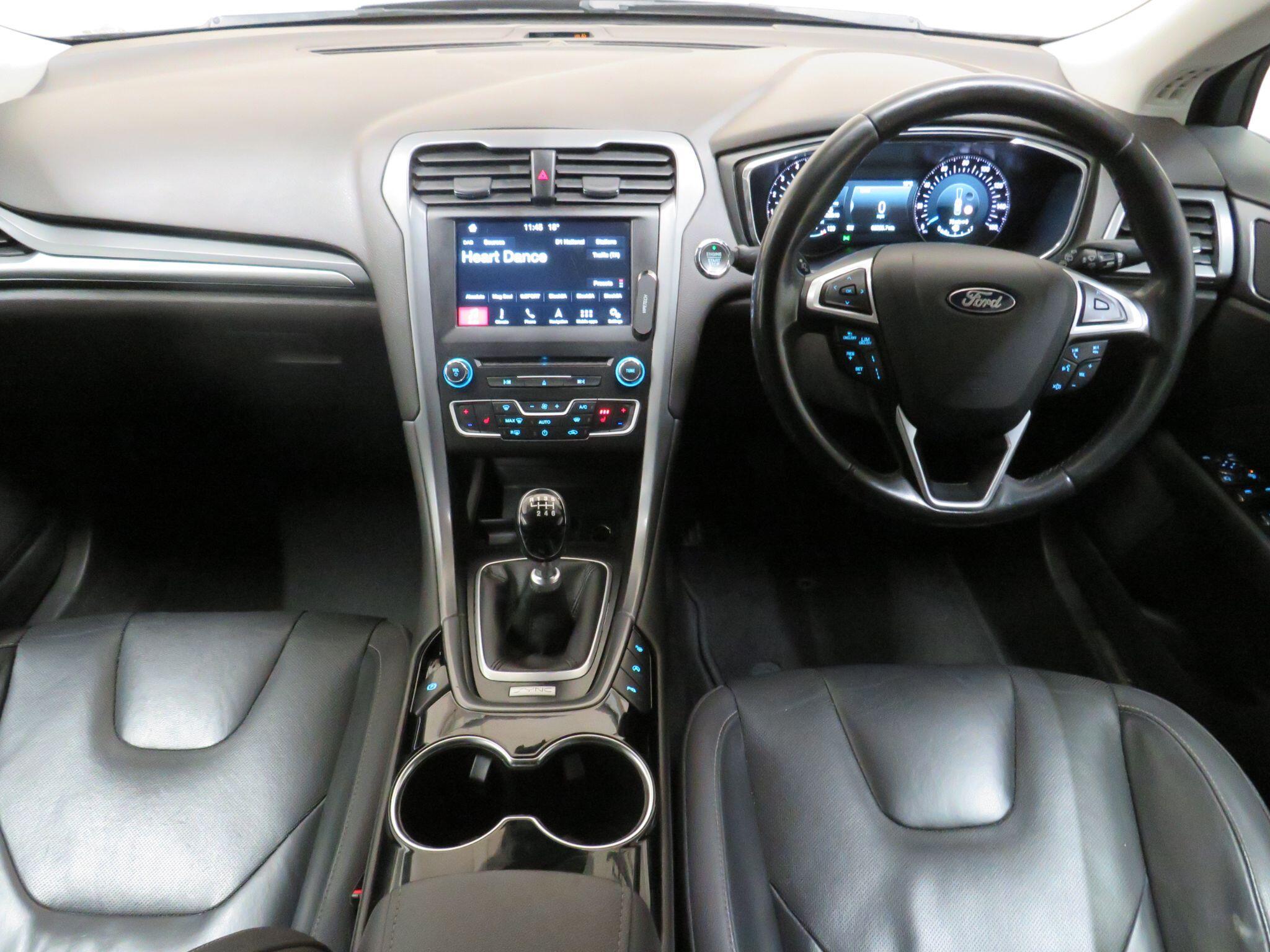 Ford Mondeo - Image 13