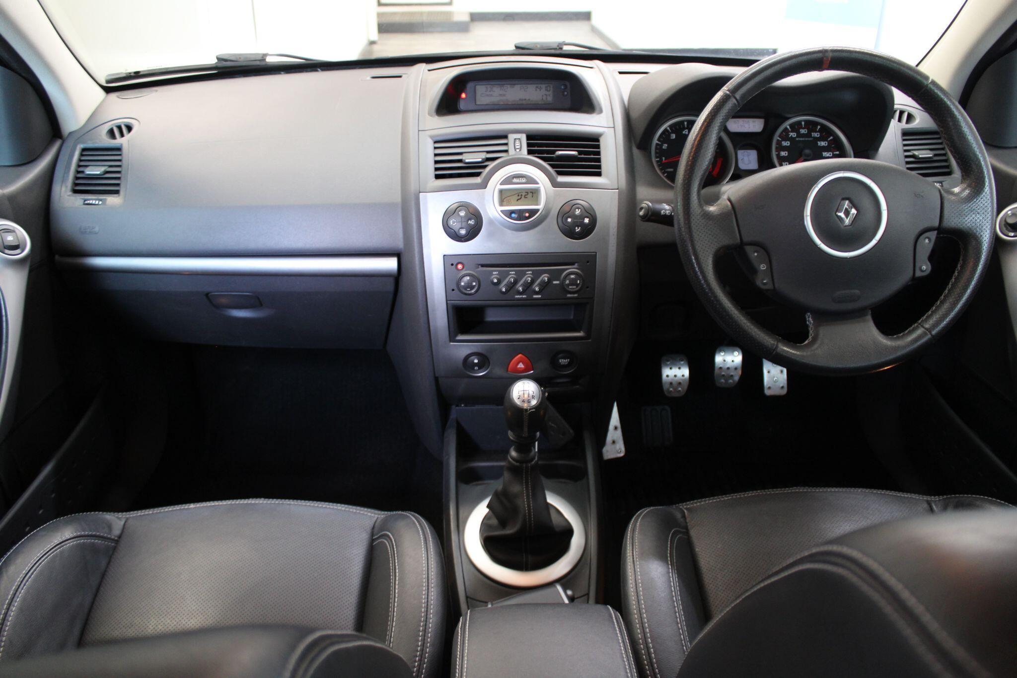 Renault Megane - Image 24