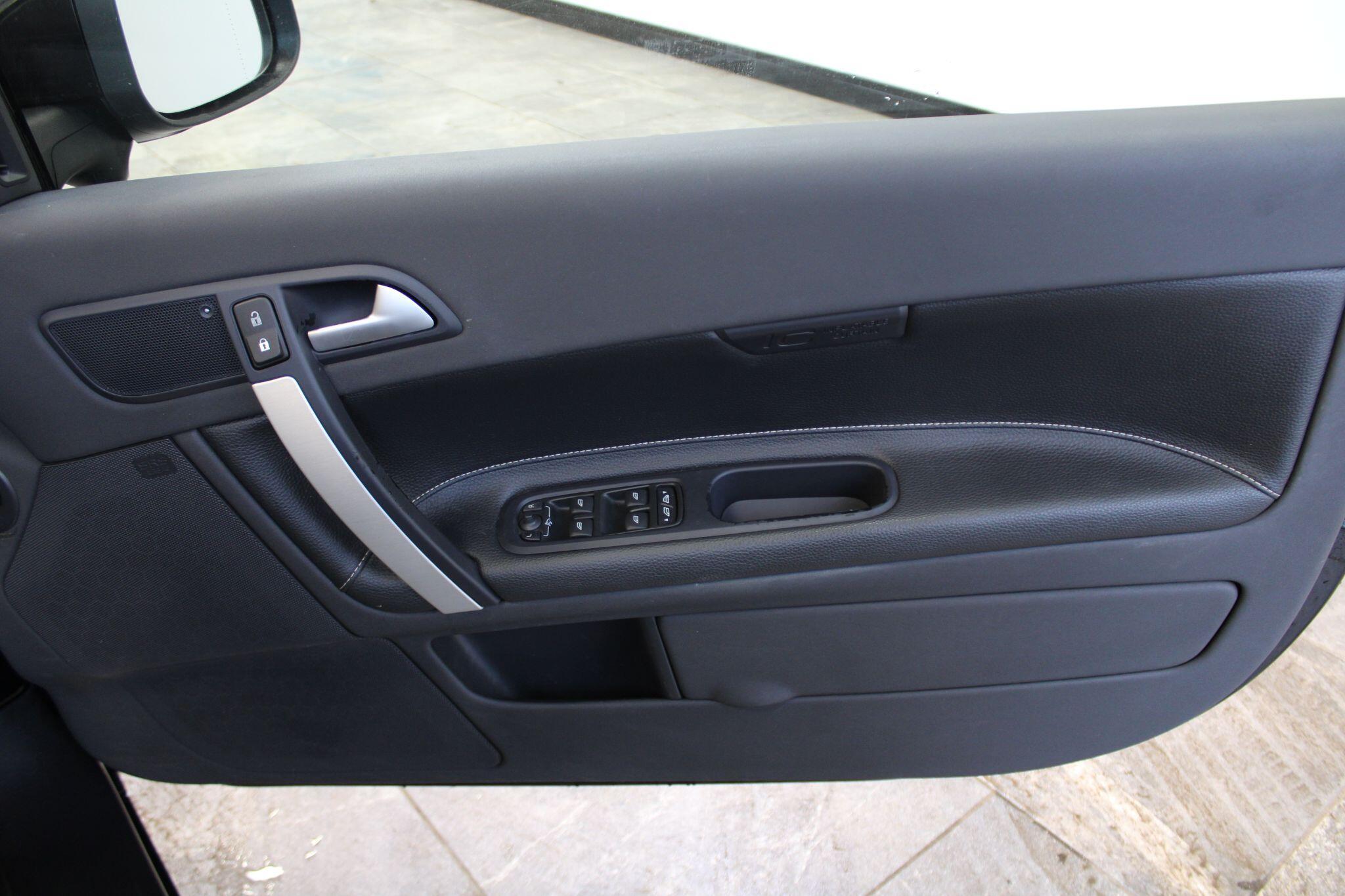 Volvo C70 - Image 41